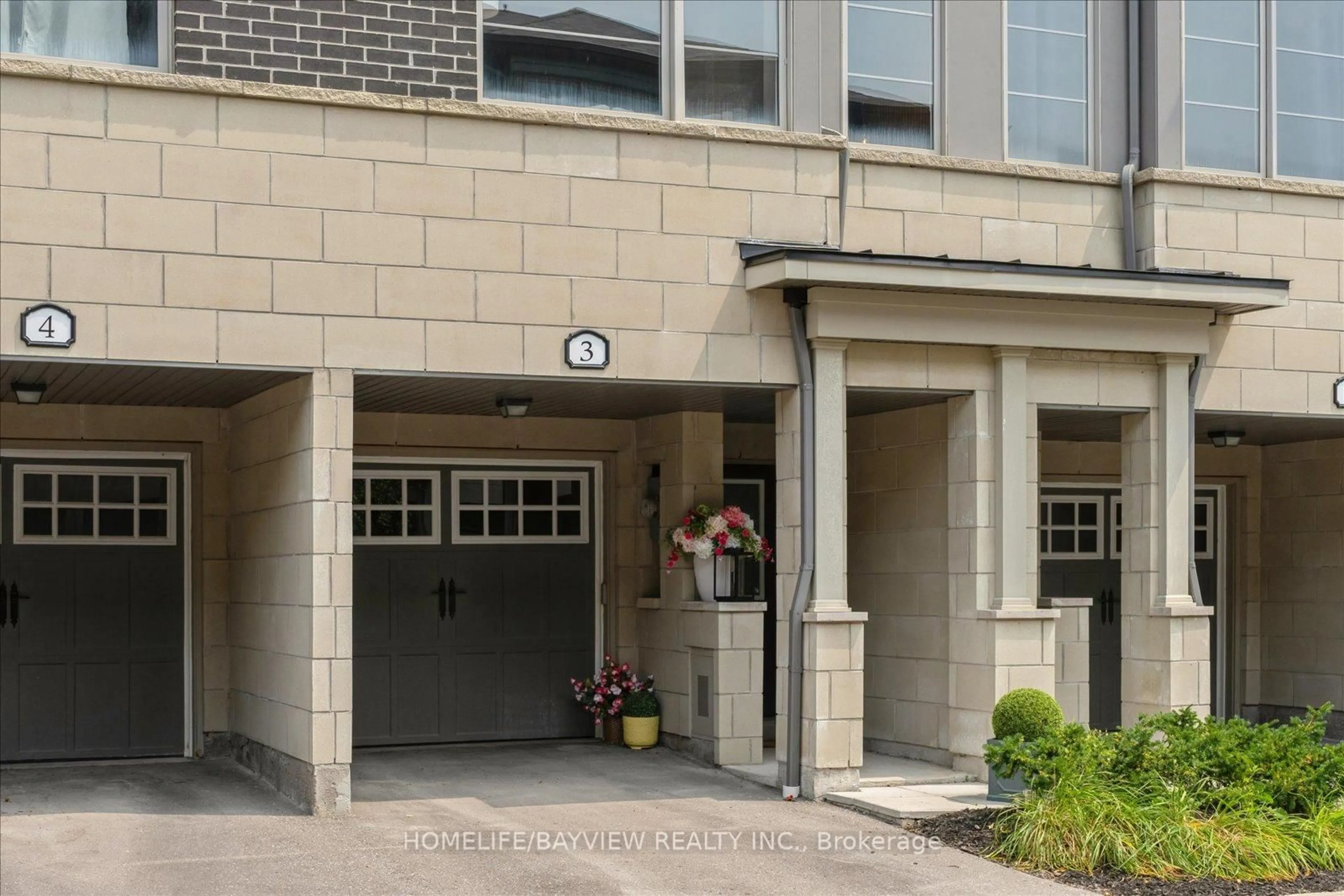 Indoor entryway for 384 Arctic Red Dr #3, Oshawa Ontario L1L 0M5
