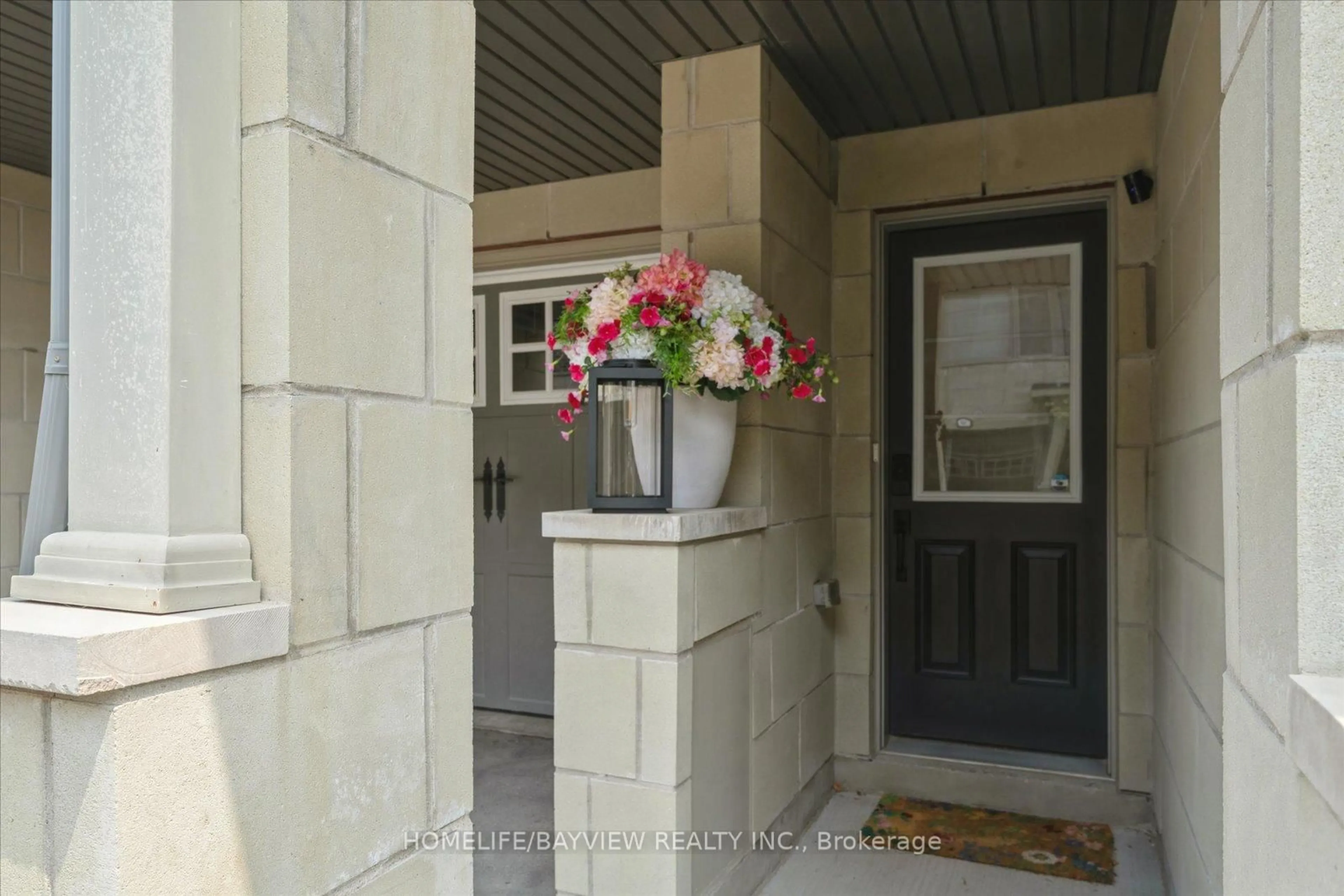 Indoor entryway for 384 Arctic Red Dr #3, Oshawa Ontario L1L 0M5