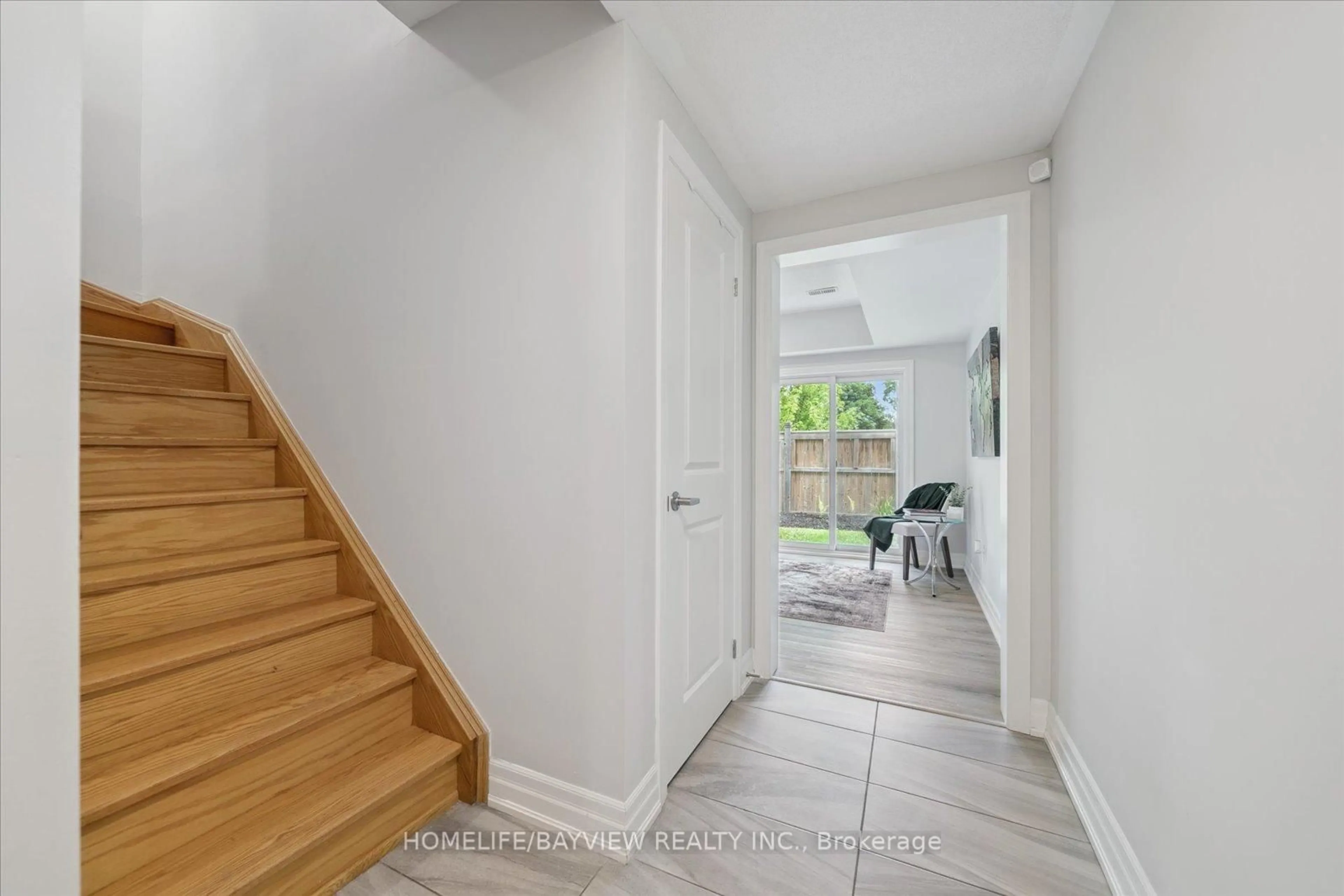 Indoor entryway for 384 Arctic Red Dr #3, Oshawa Ontario L1L 0M5