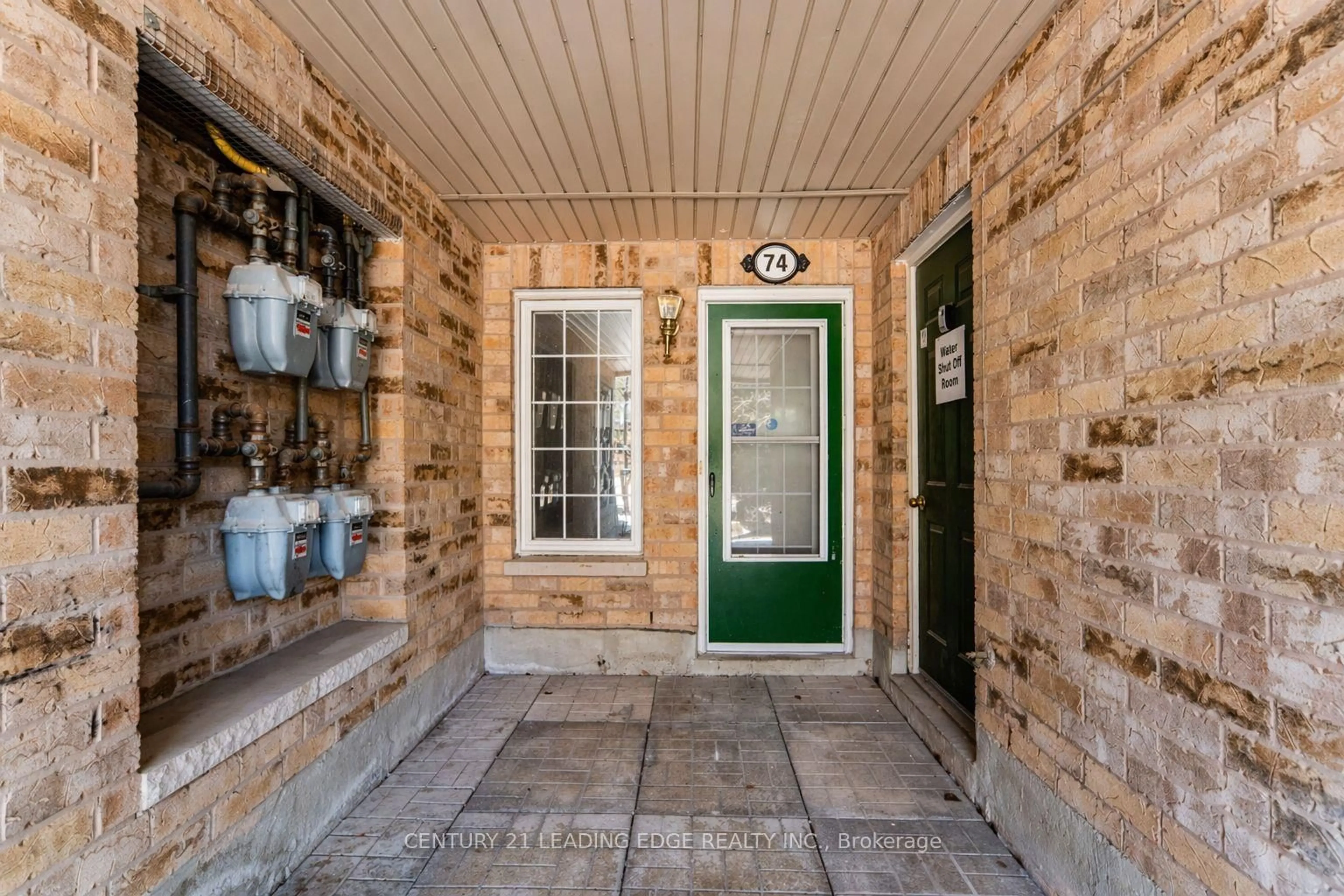 Indoor entryway for 42 Pinery Tr #74, Toronto Ontario M1B 6K2