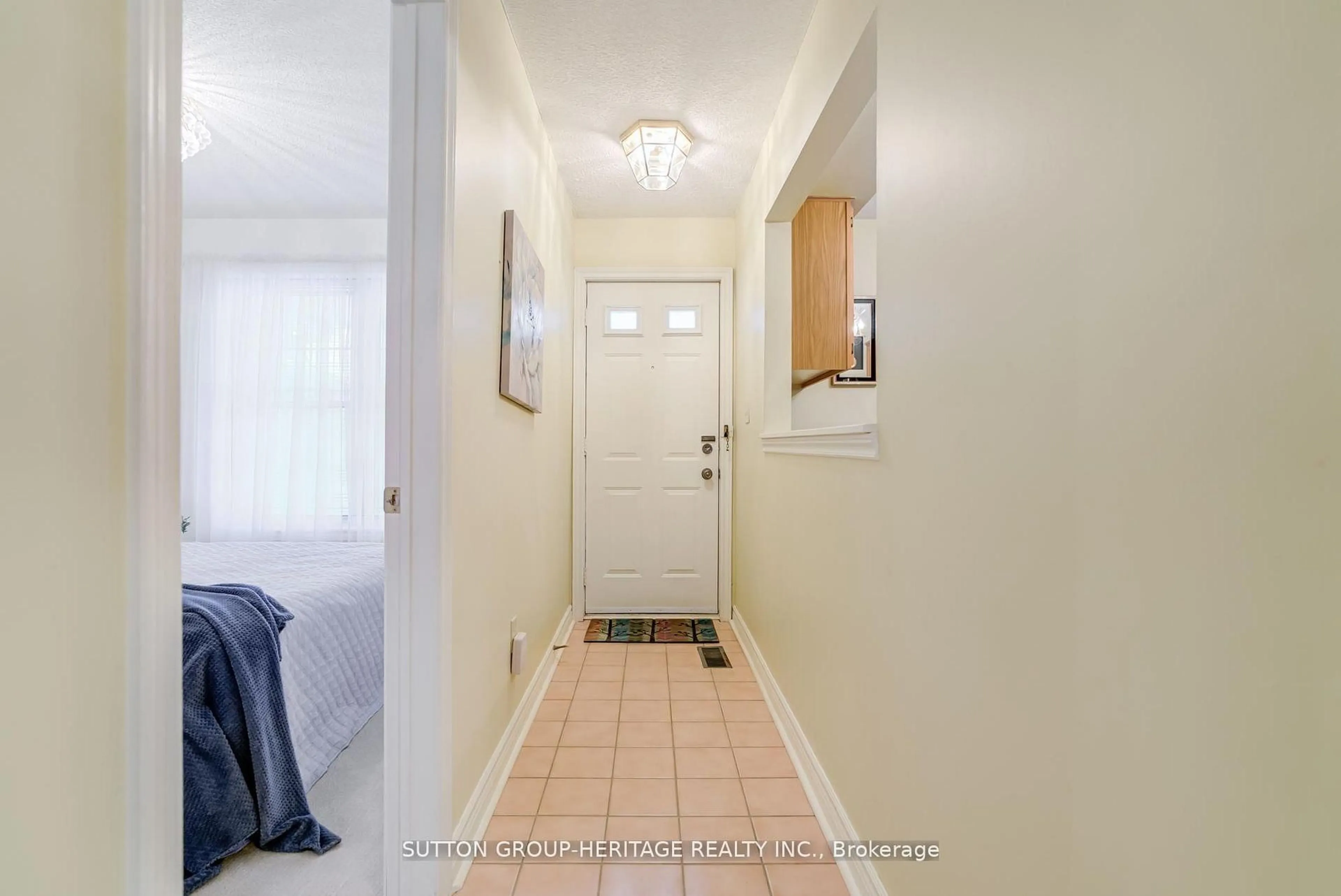 Indoor entryway for 1651 Nash Rd #A-10, Clarington Ontario L1E 1S8