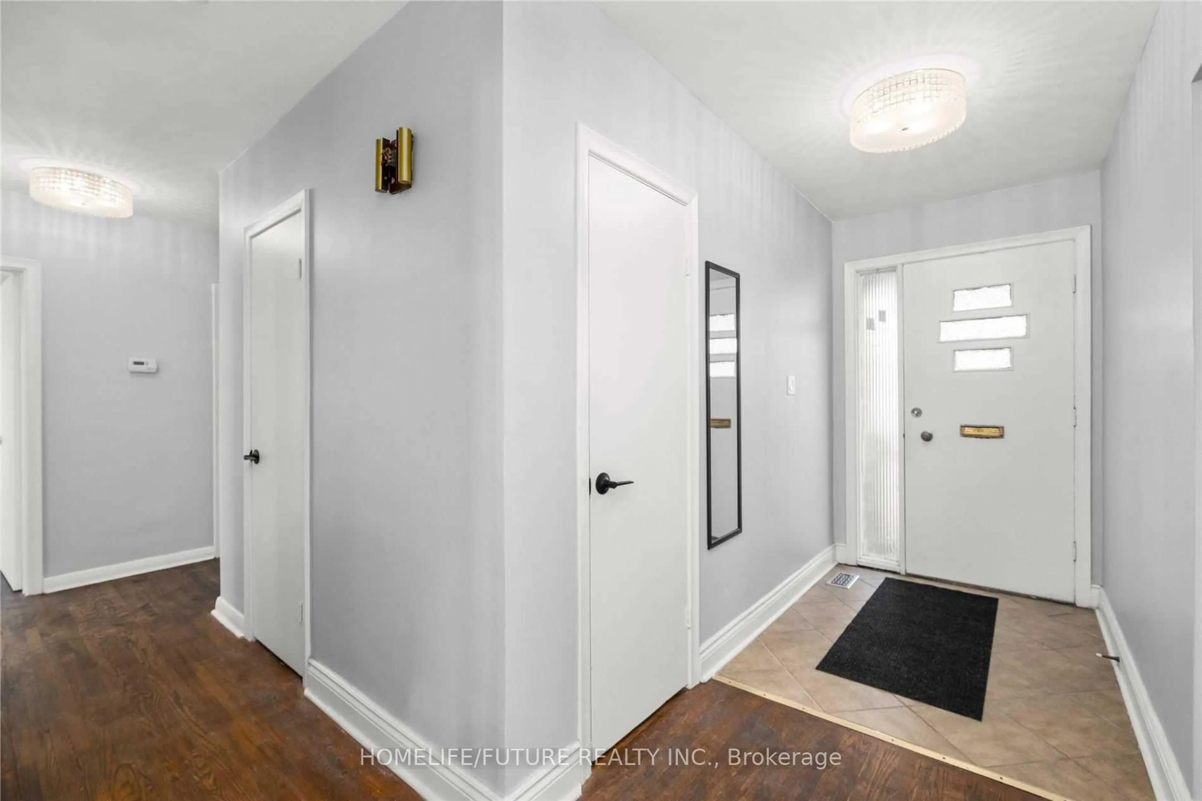 Indoor entryway for 50 Benlight Cres, Toronto Ontario M1H 1P5
