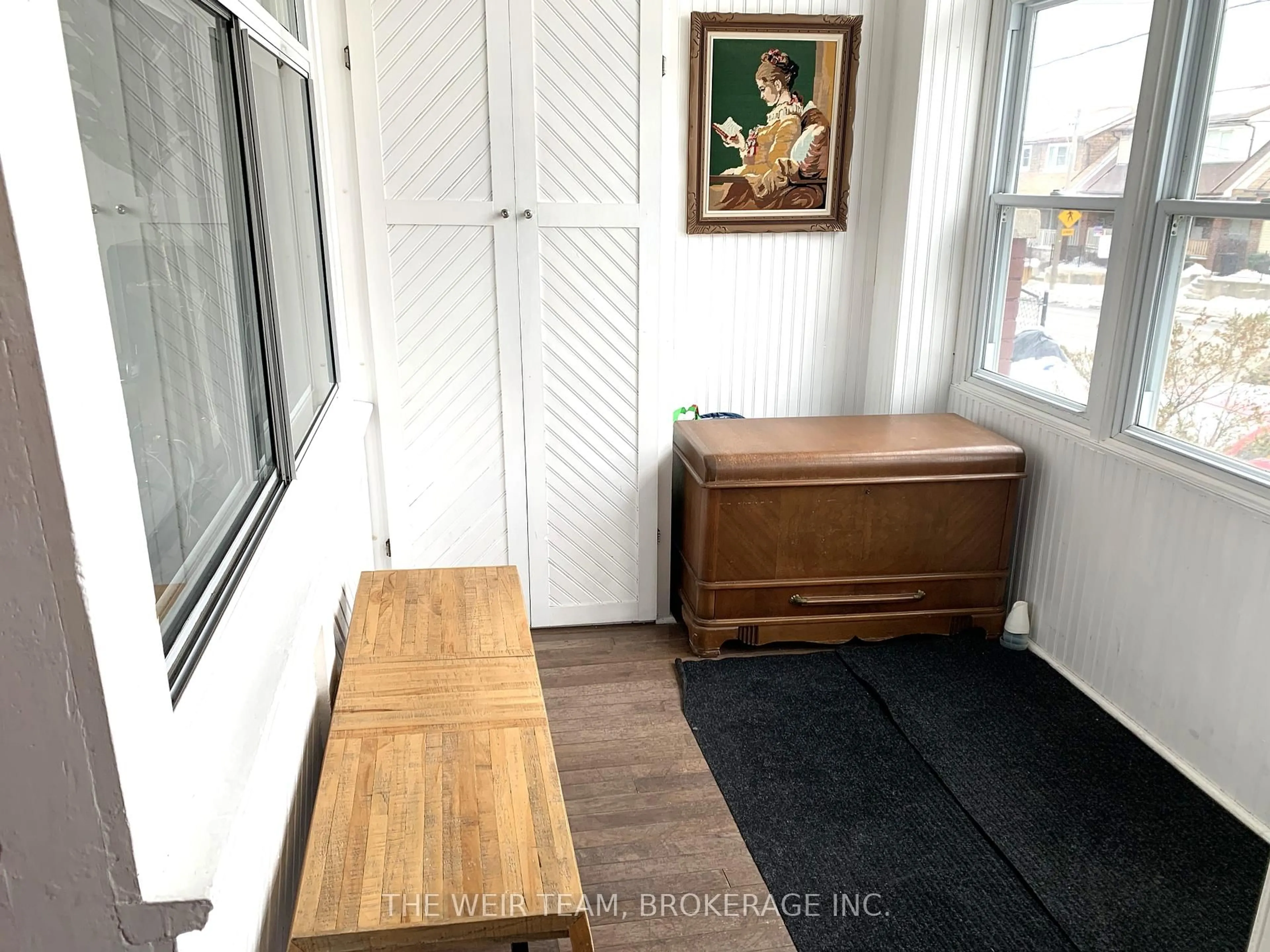 A pic of a room for 911 Woodbine Ave, Toronto Ontario M4C 4B6