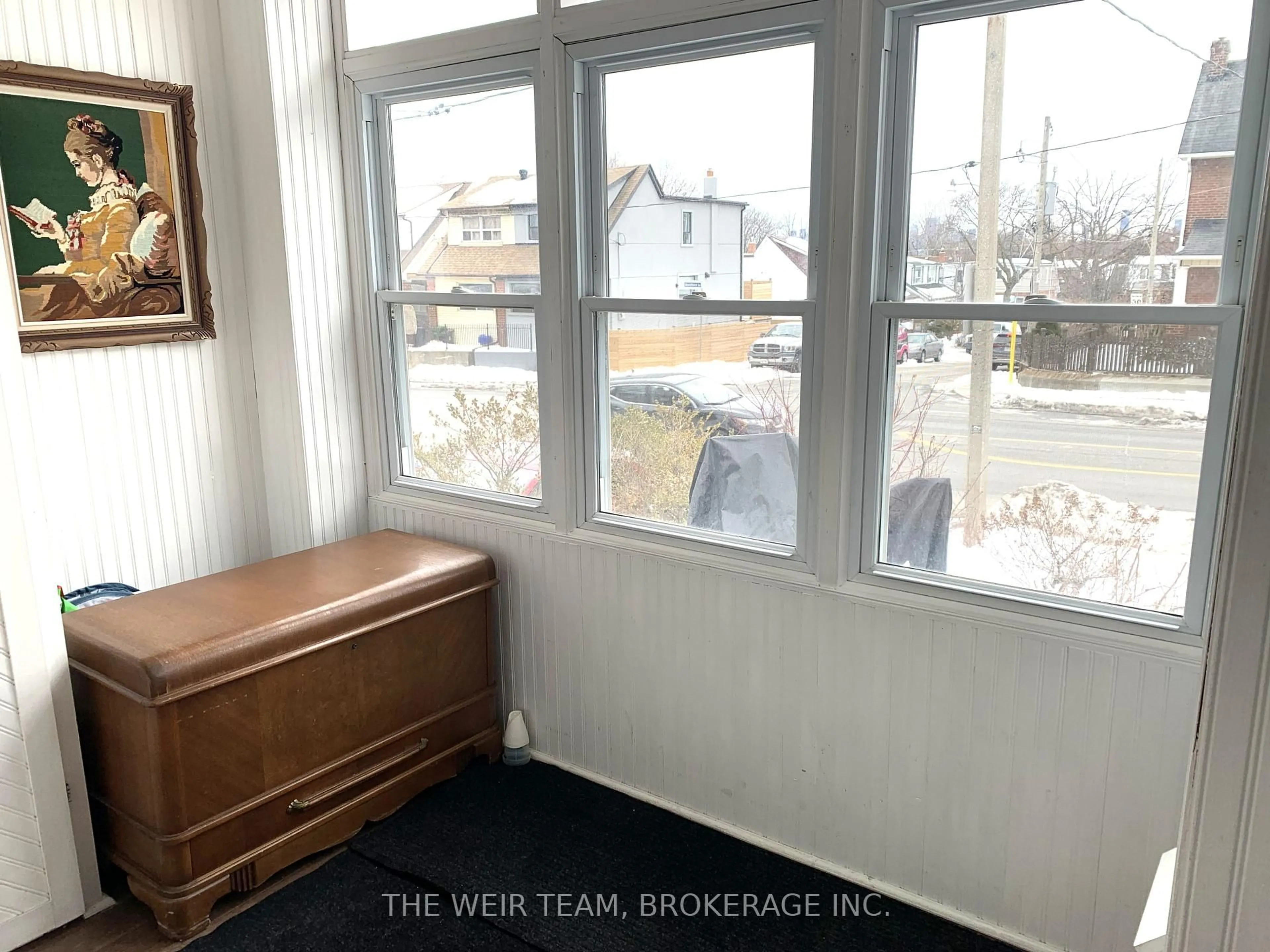 A pic of a room for 911 Woodbine Ave, Toronto Ontario M4C 4B6