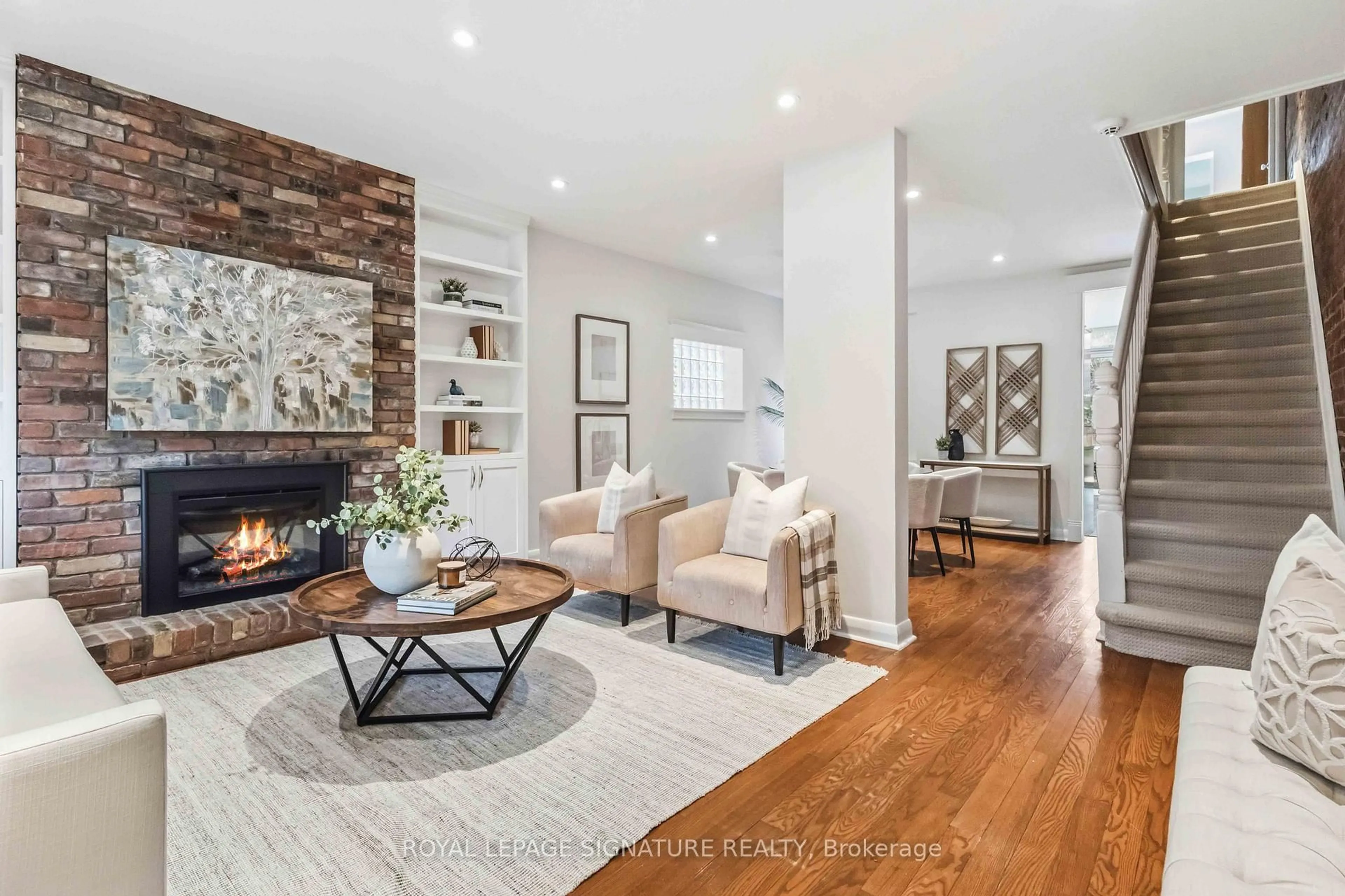 Living room with furniture, unknown for 31 Hampton Ave, Toronto Ontario M4K 2Y5