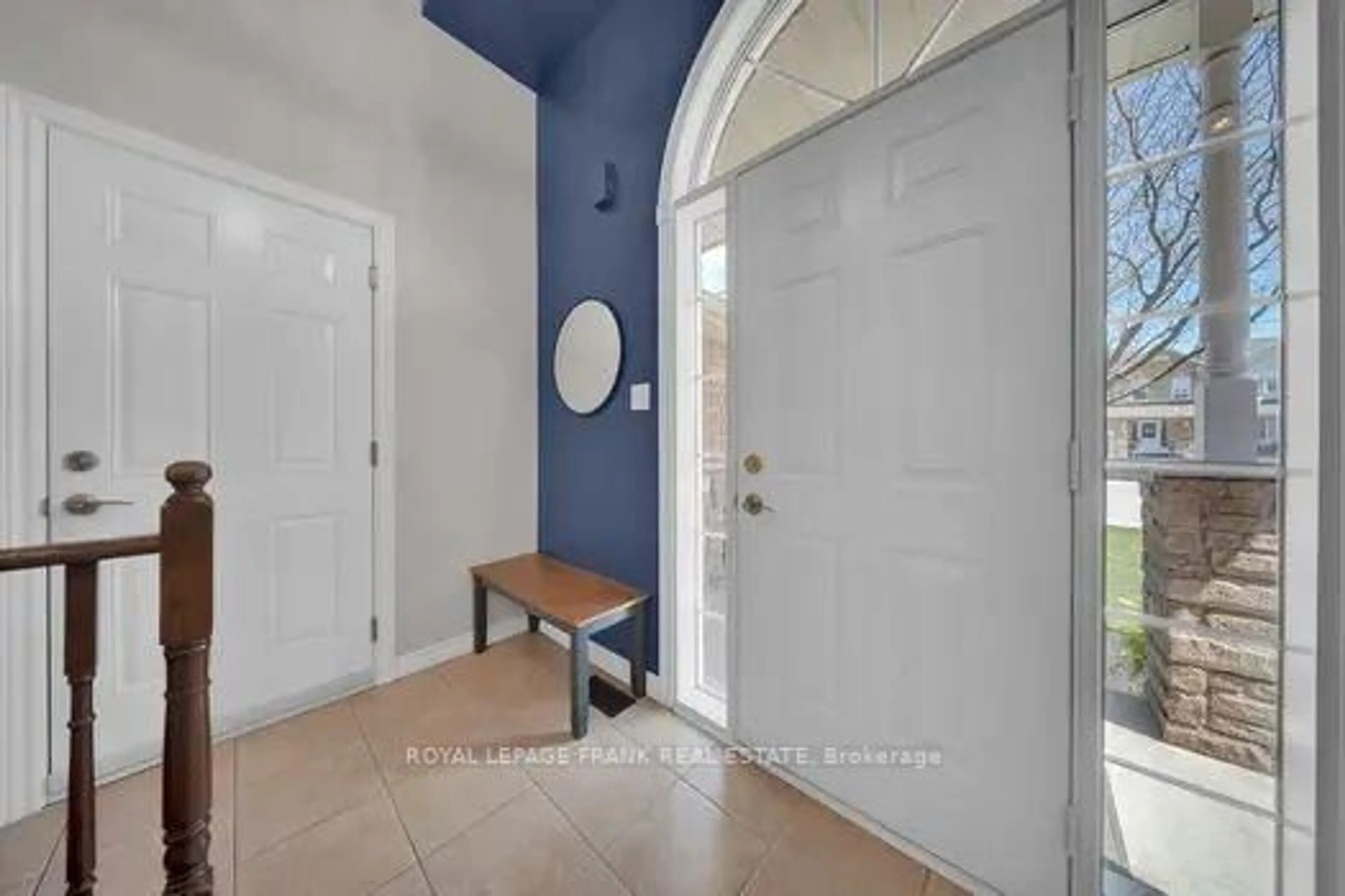 Indoor entryway for 78 Cecil Found Cres, Clarington Ontario L1E 2W1