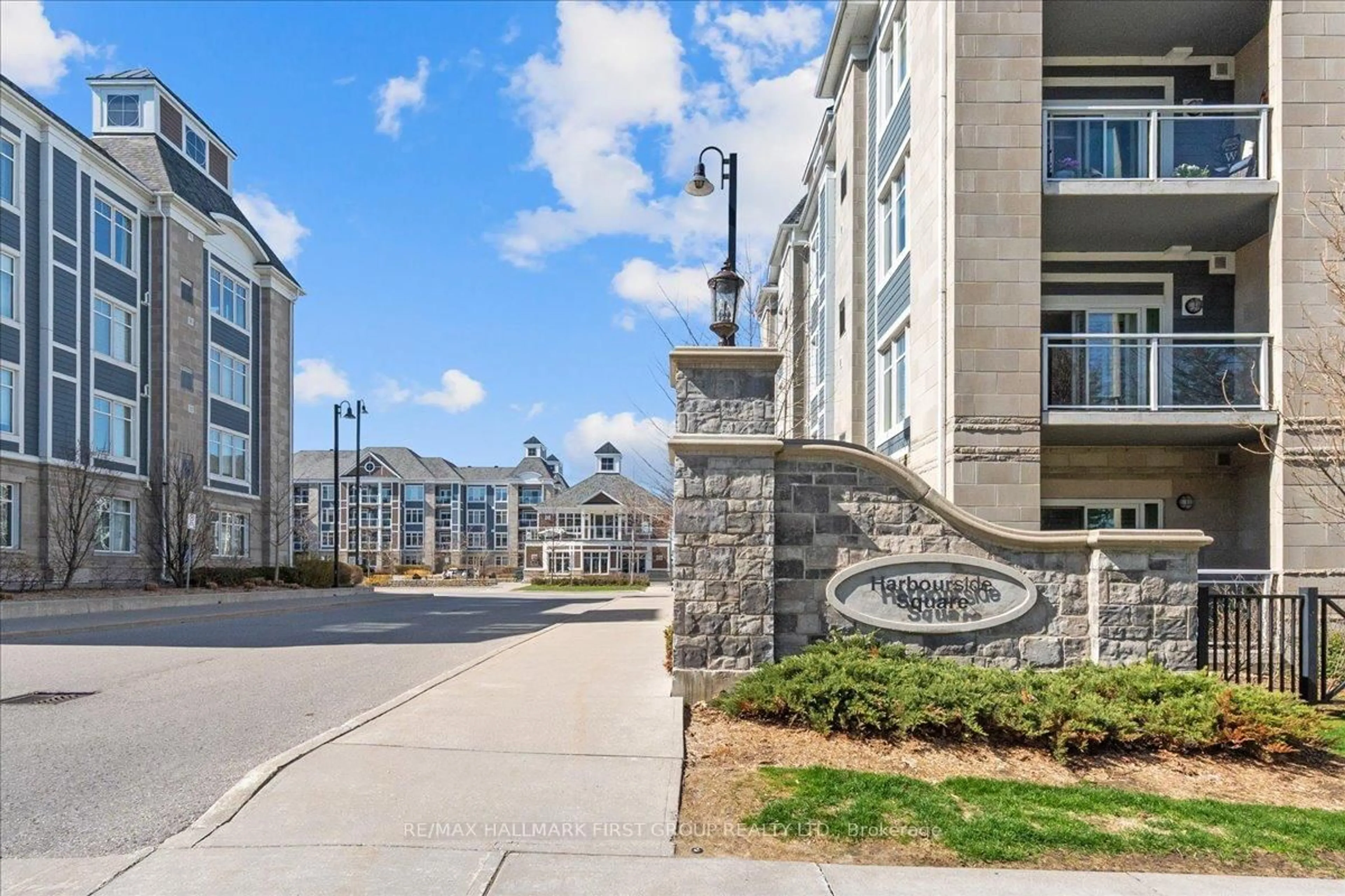 Patio, unknown for 660 Gordon St #314, Whitby Ontario L1N 9X4