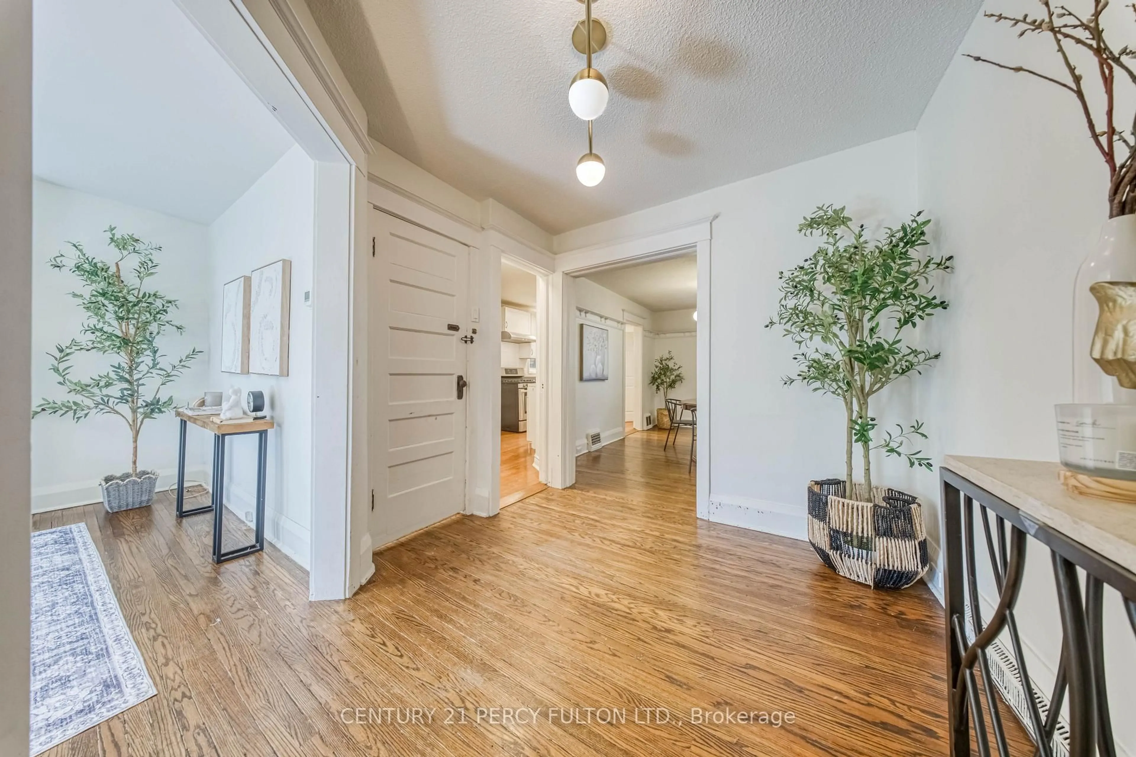 Indoor entryway for 10 Redwood Ave, Toronto Ontario M4L 2S6
