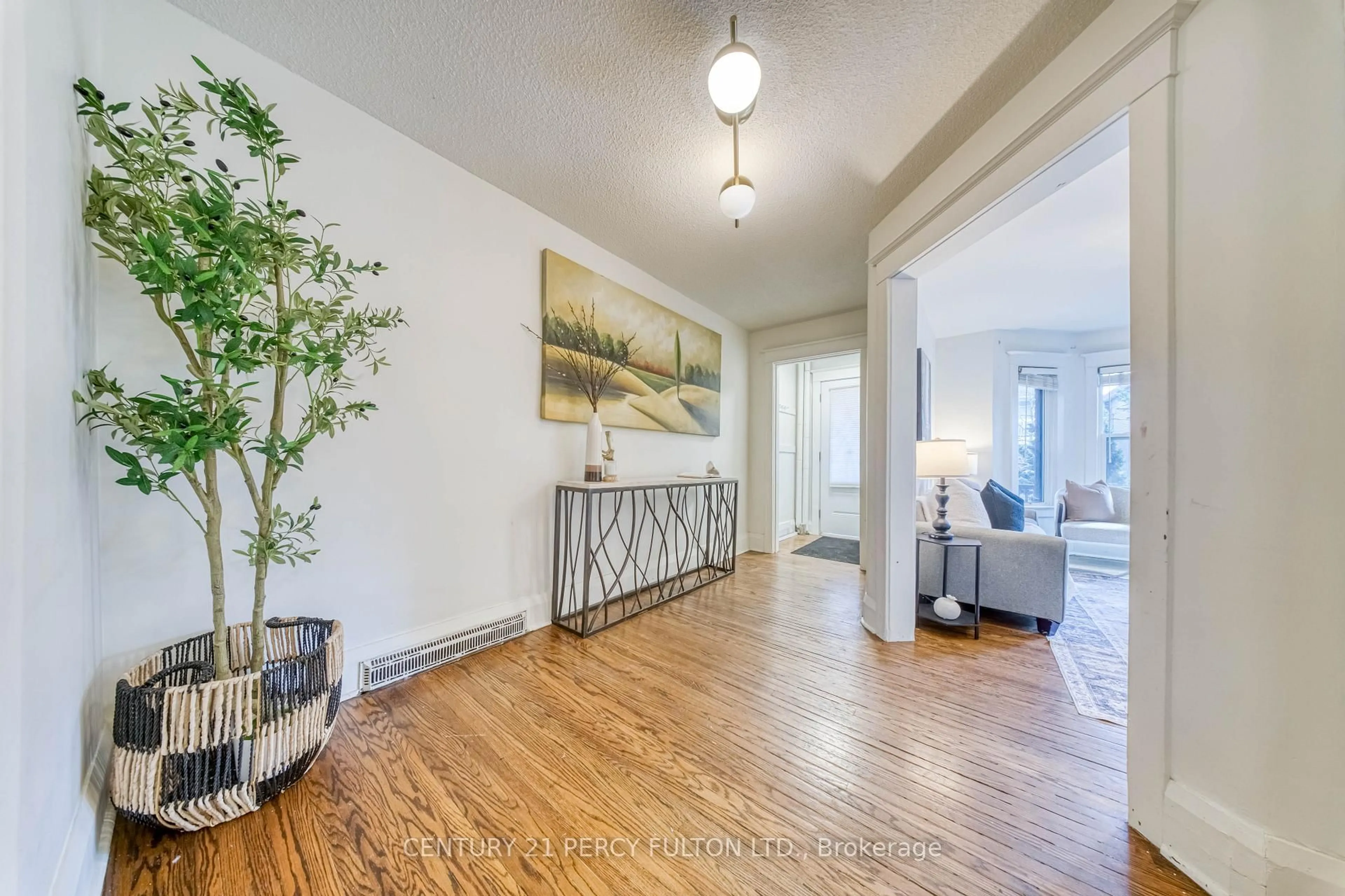 Indoor entryway for 10 Redwood Ave, Toronto Ontario M4L 2S6