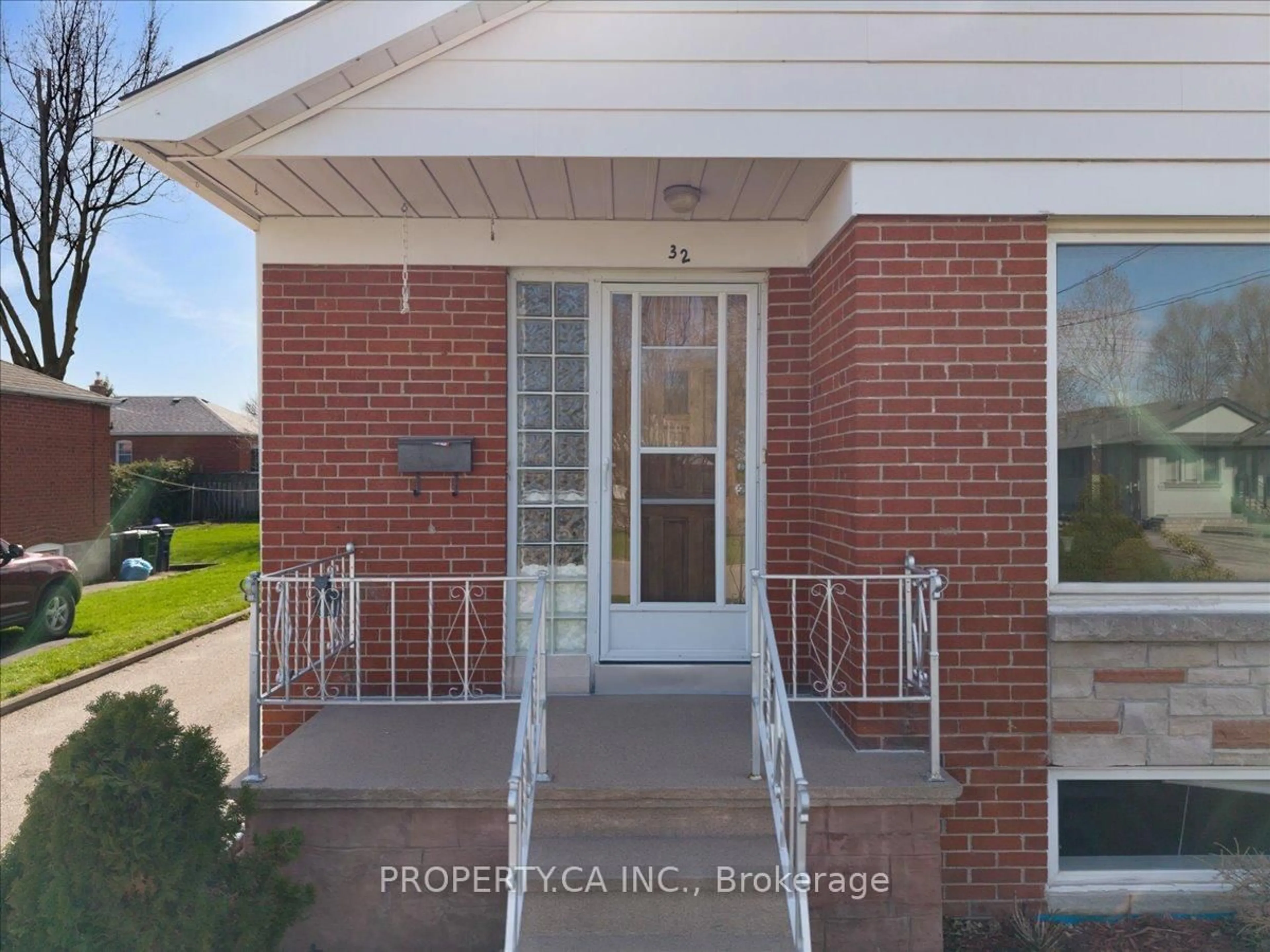 Home with brick exterior material, street for 32 Frey Cres, Toronto Ontario M1R 2C6