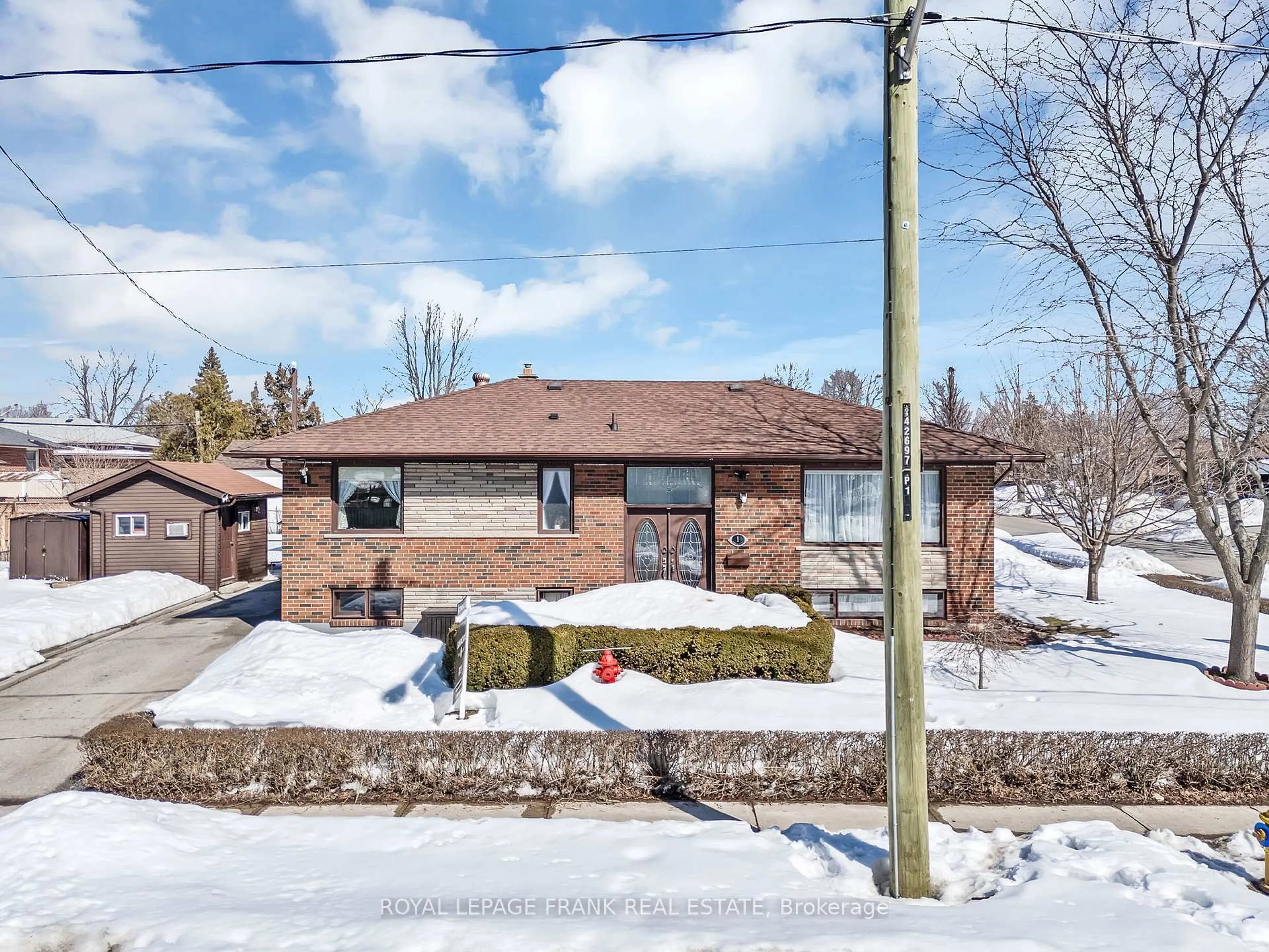A pic from outside/outdoor area/front of a property/back of a property/a pic from drone, street for 1 Deborah Dr, Toronto Ontario M1H 2H5