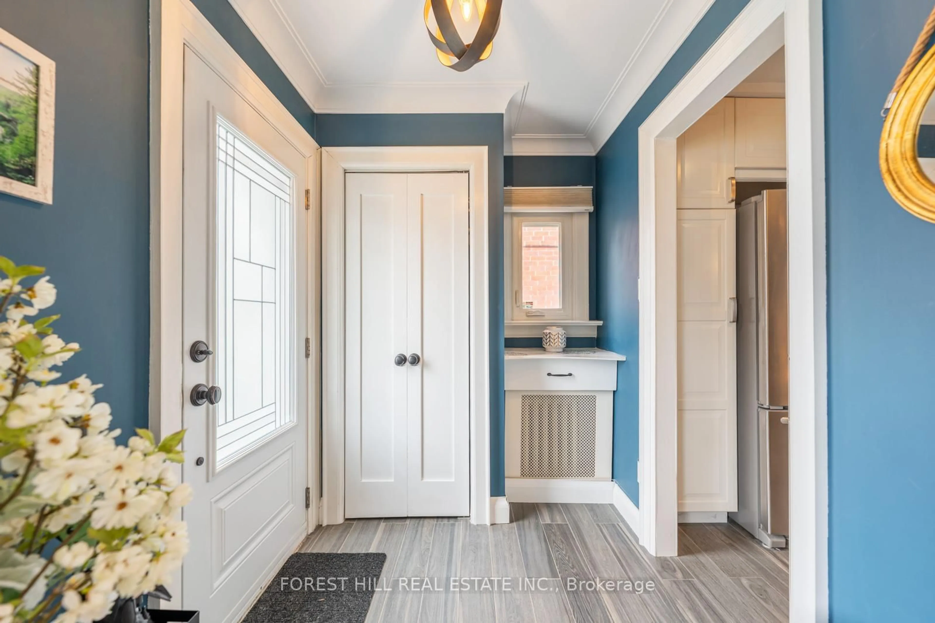 Indoor entryway for 181 Floyd Ave, Toronto Ontario M4J 2H9