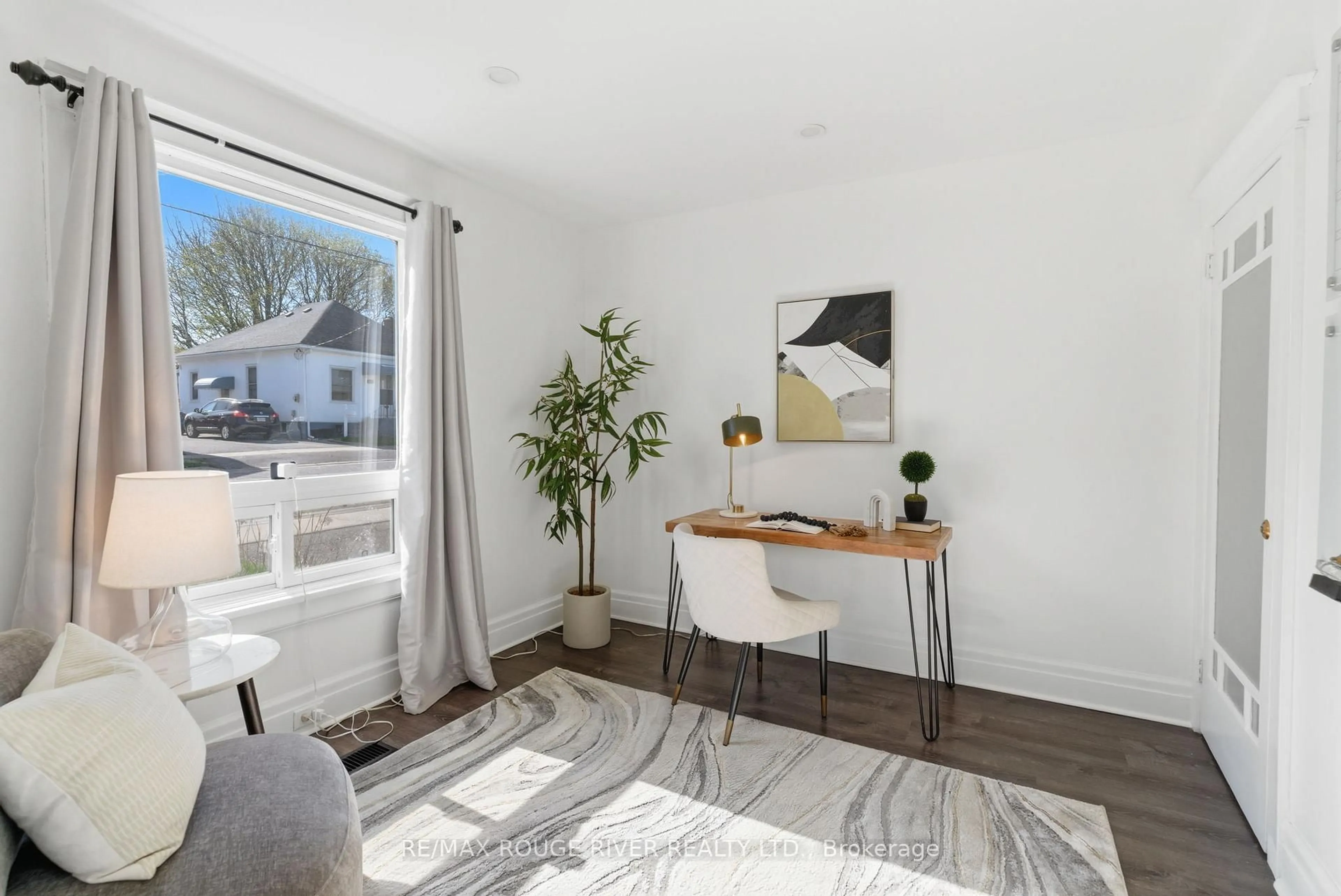 A pic of a room for 163 Nassau St, Oshawa Ontario L1J 4A6