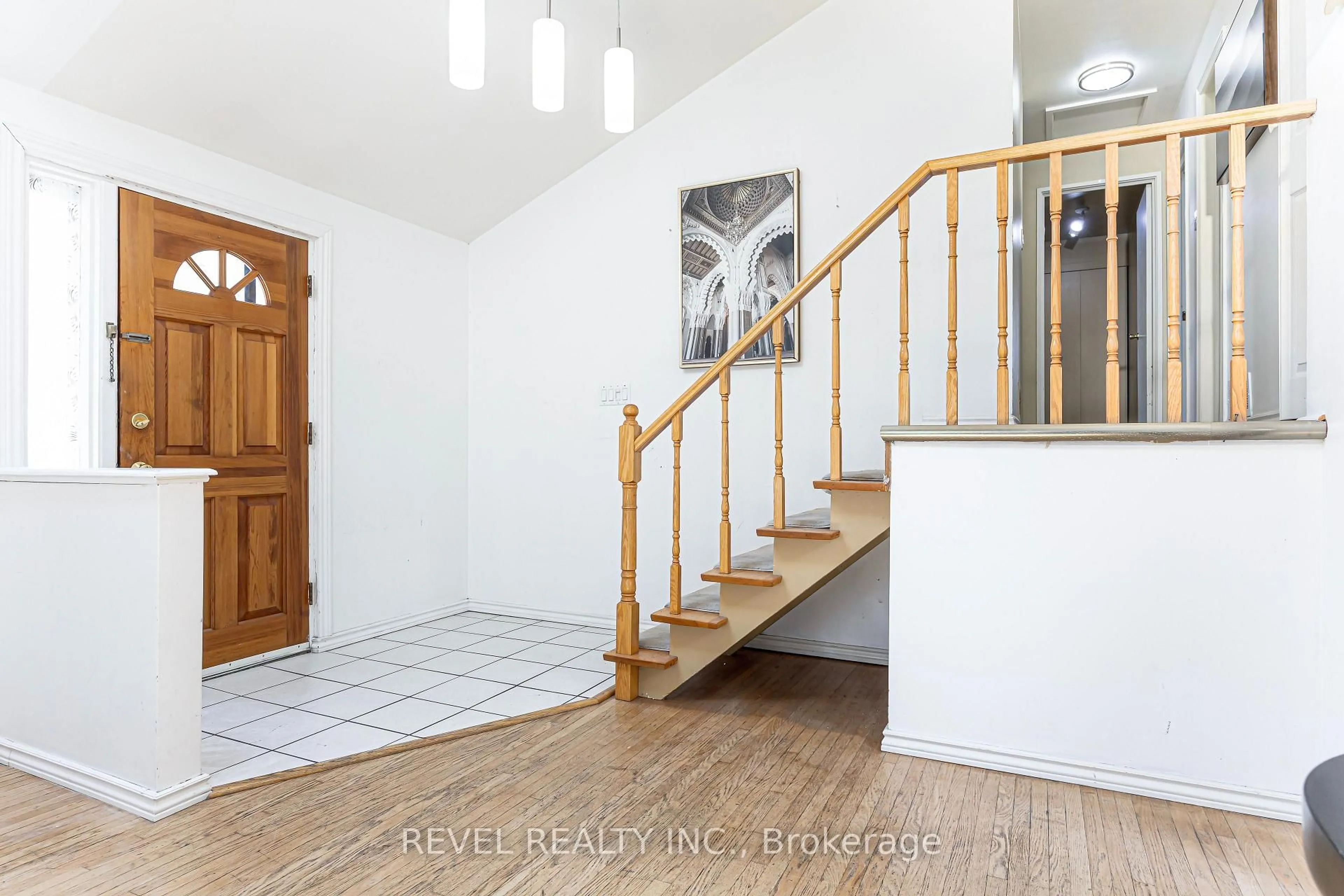 Unknown for 4 Oakley Blvd, Toronto Ontario M1P 3P2