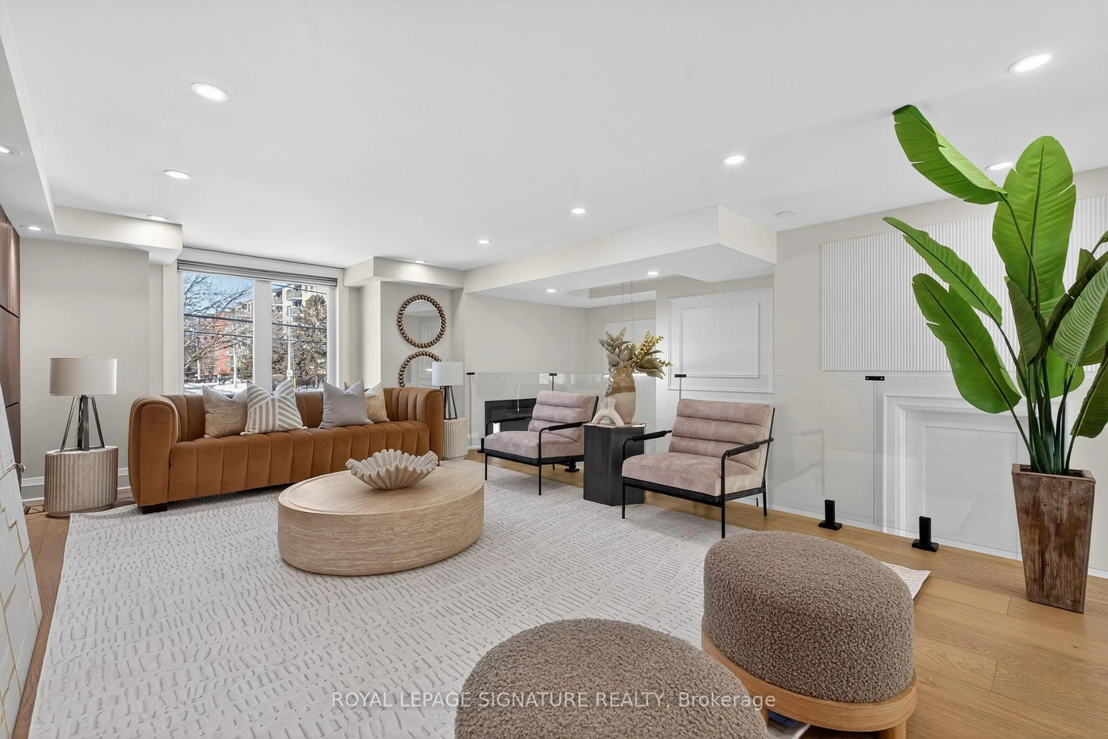 Unknown for 245 Ferris Rd, Toronto Ontario M4B 1H2