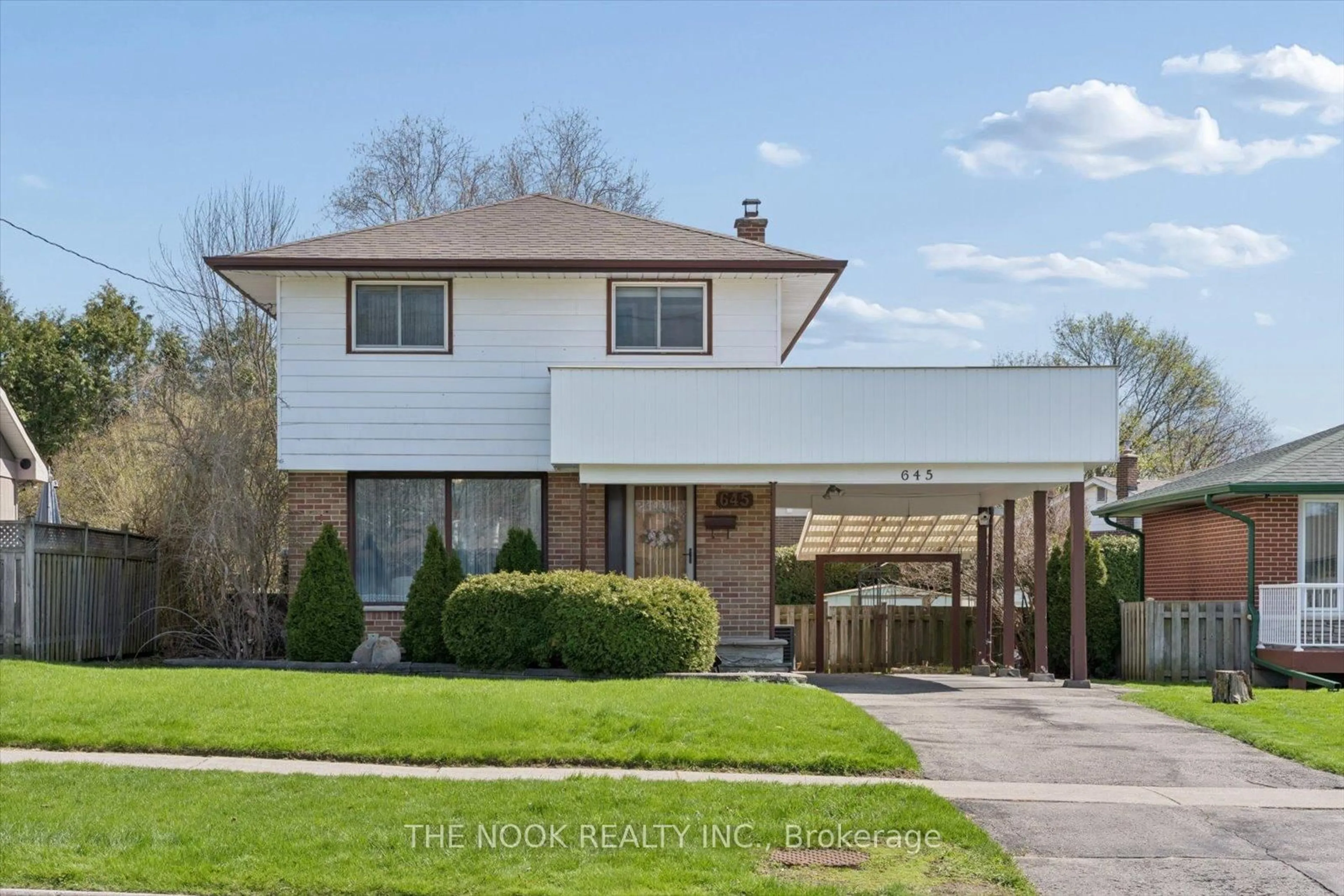 Home with brick exterior material, street for 645 Annapolis Ave, Oshawa Ontario L1J 2Z3