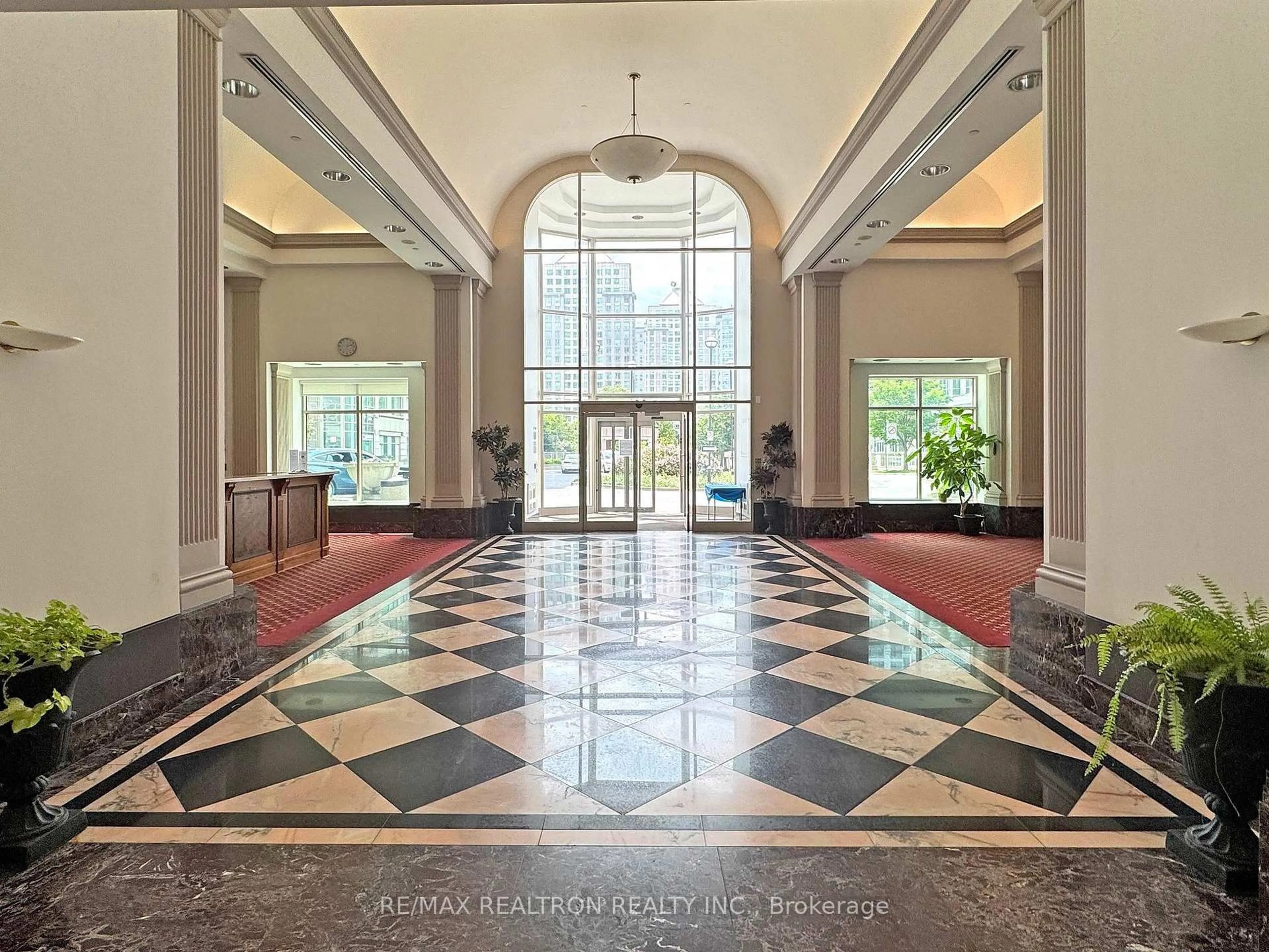 Indoor foyer for 11 Lee Centre Dr #602, Toronto Ontario M1H 3J5