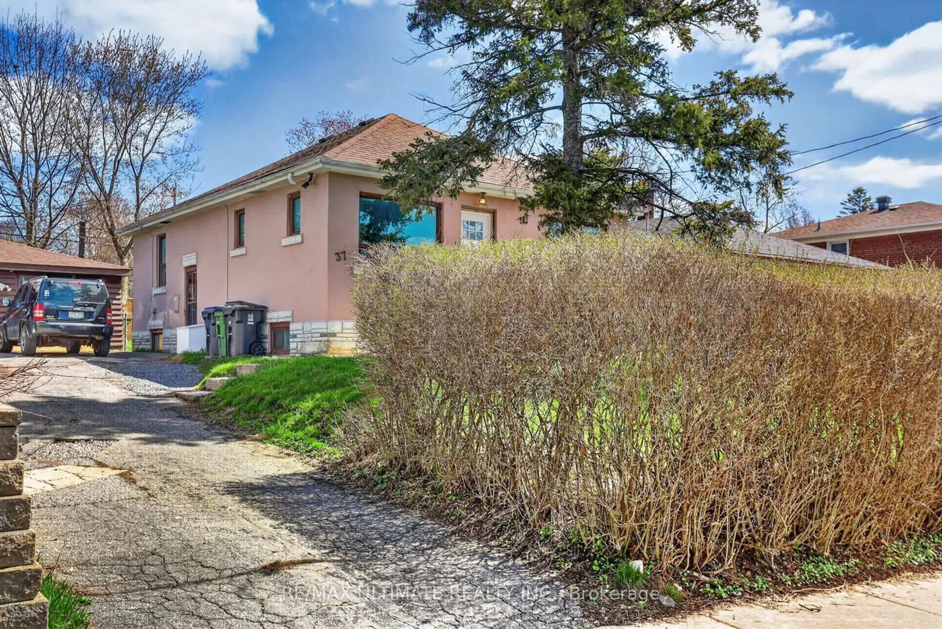 Patio, street for 37 Bexhill Ave, Toronto Ontario M1L 3B5