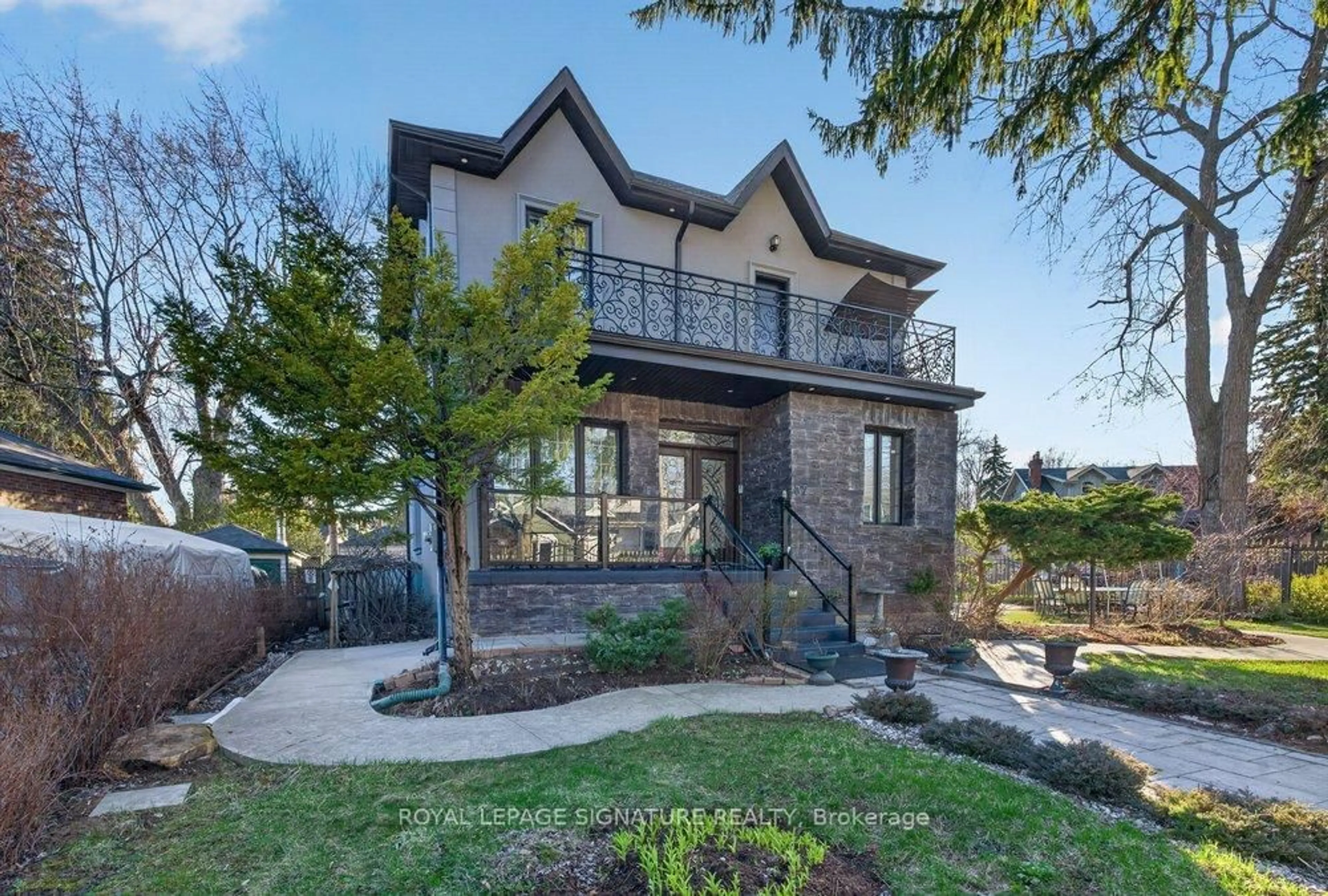 Home with brick exterior material, unknown for 32 Cliffcrest Dr, Toronto Ontario M1M 2K2
