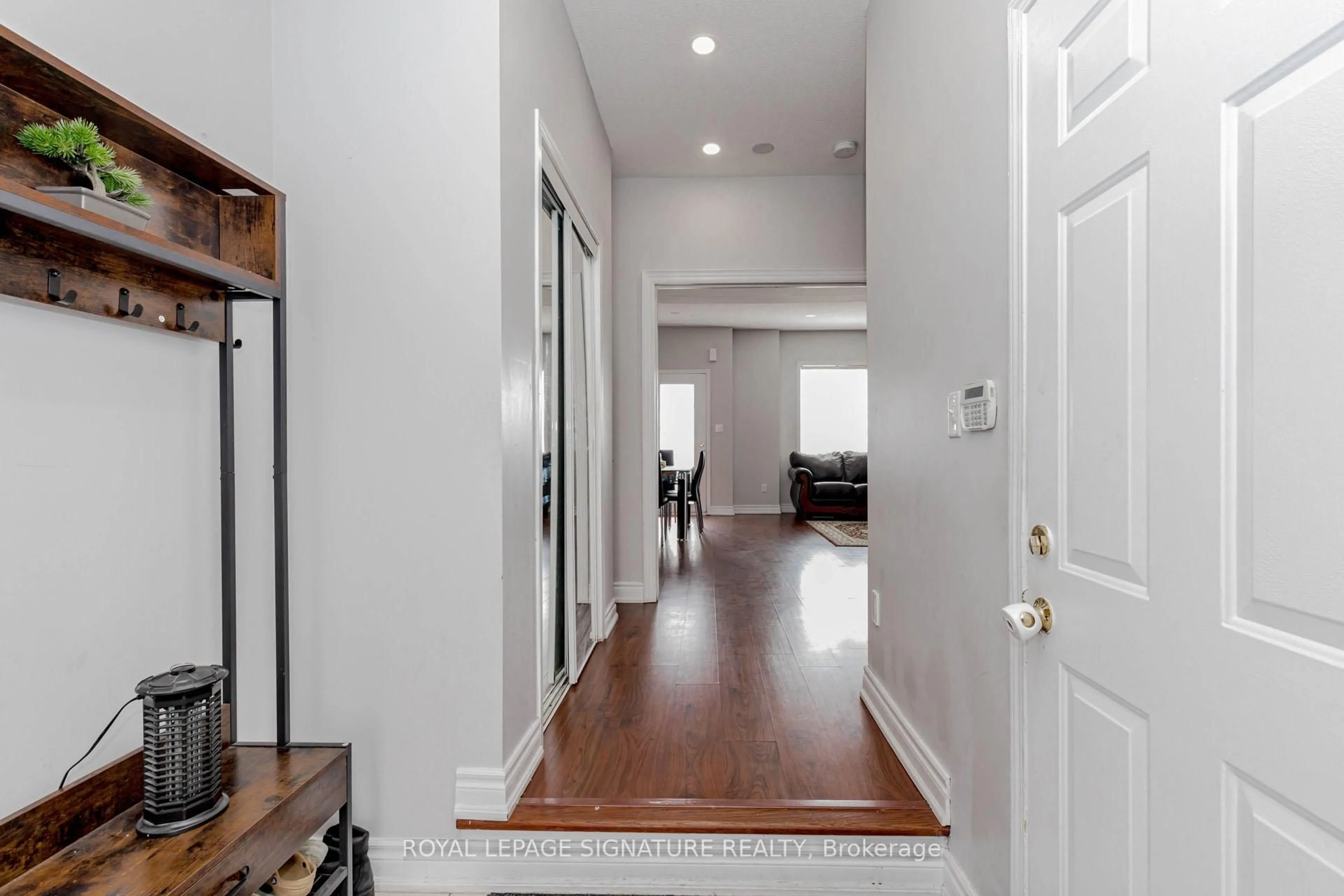 Indoor entryway for 130 Bayly St, Ajax Ontario L1S 0C3