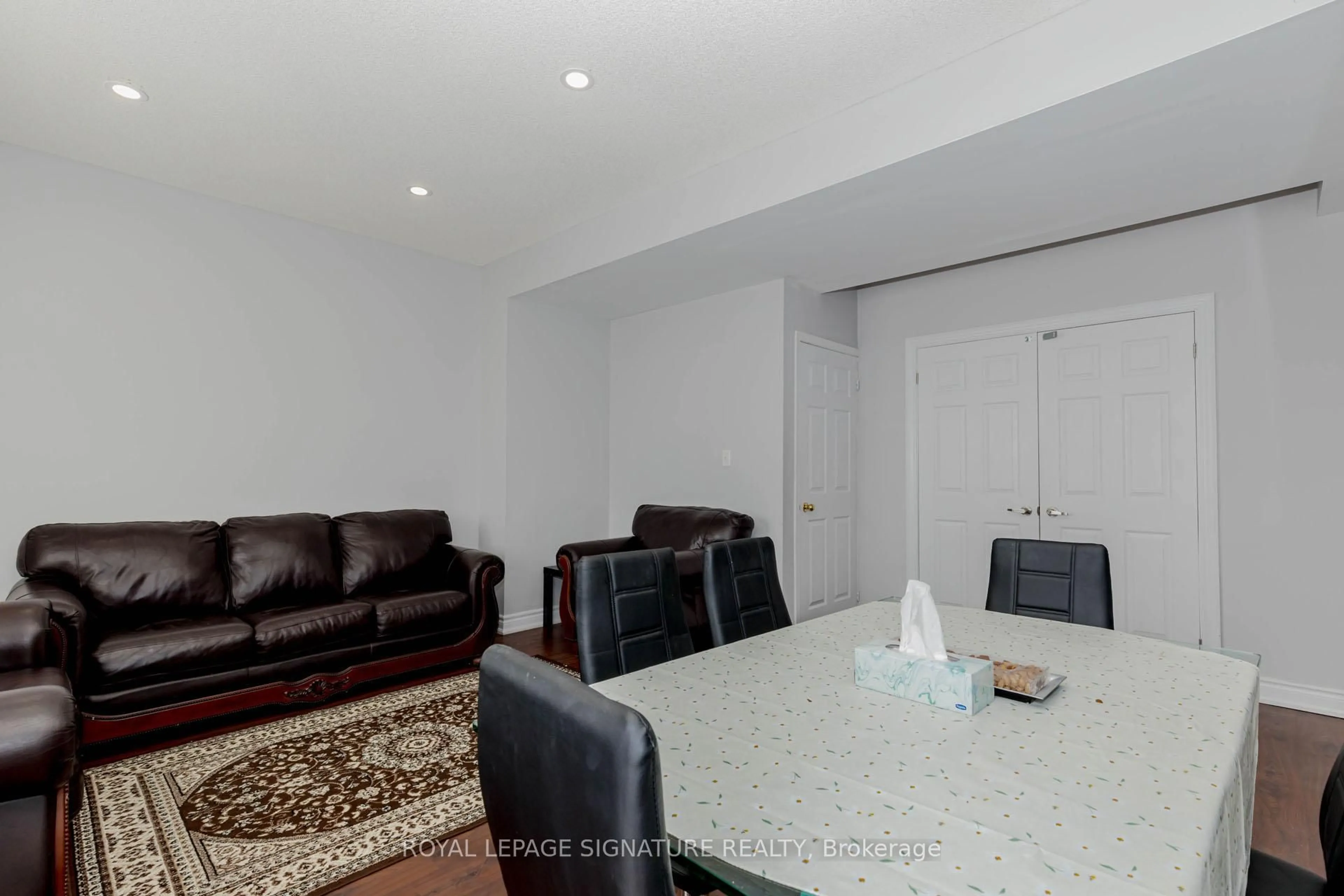 Unknown for 130 Bayly St, Ajax Ontario L1S 0C3
