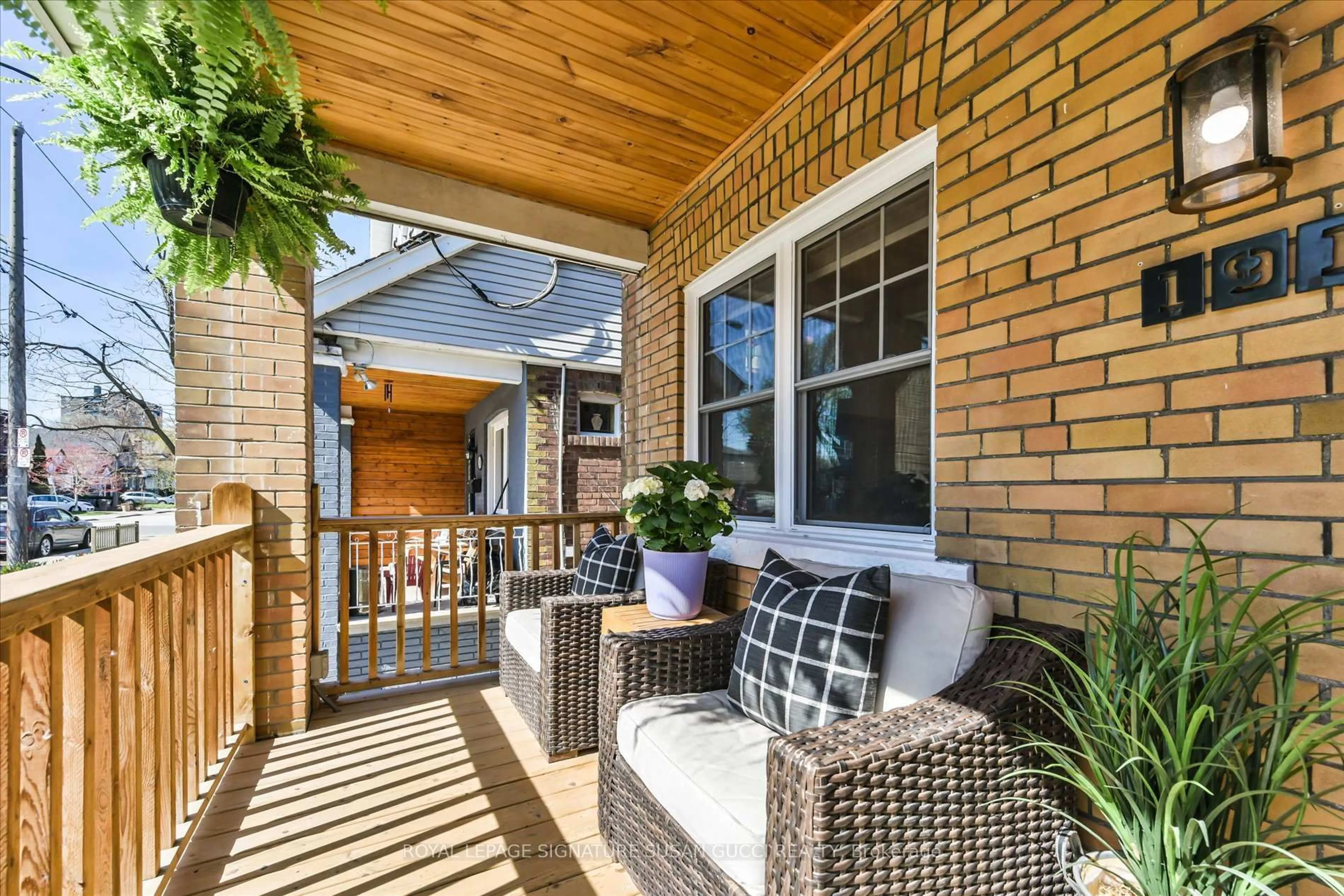 Patio, street for 191 Woodycrest Ave, Toronto Ontario M4J 3C2
