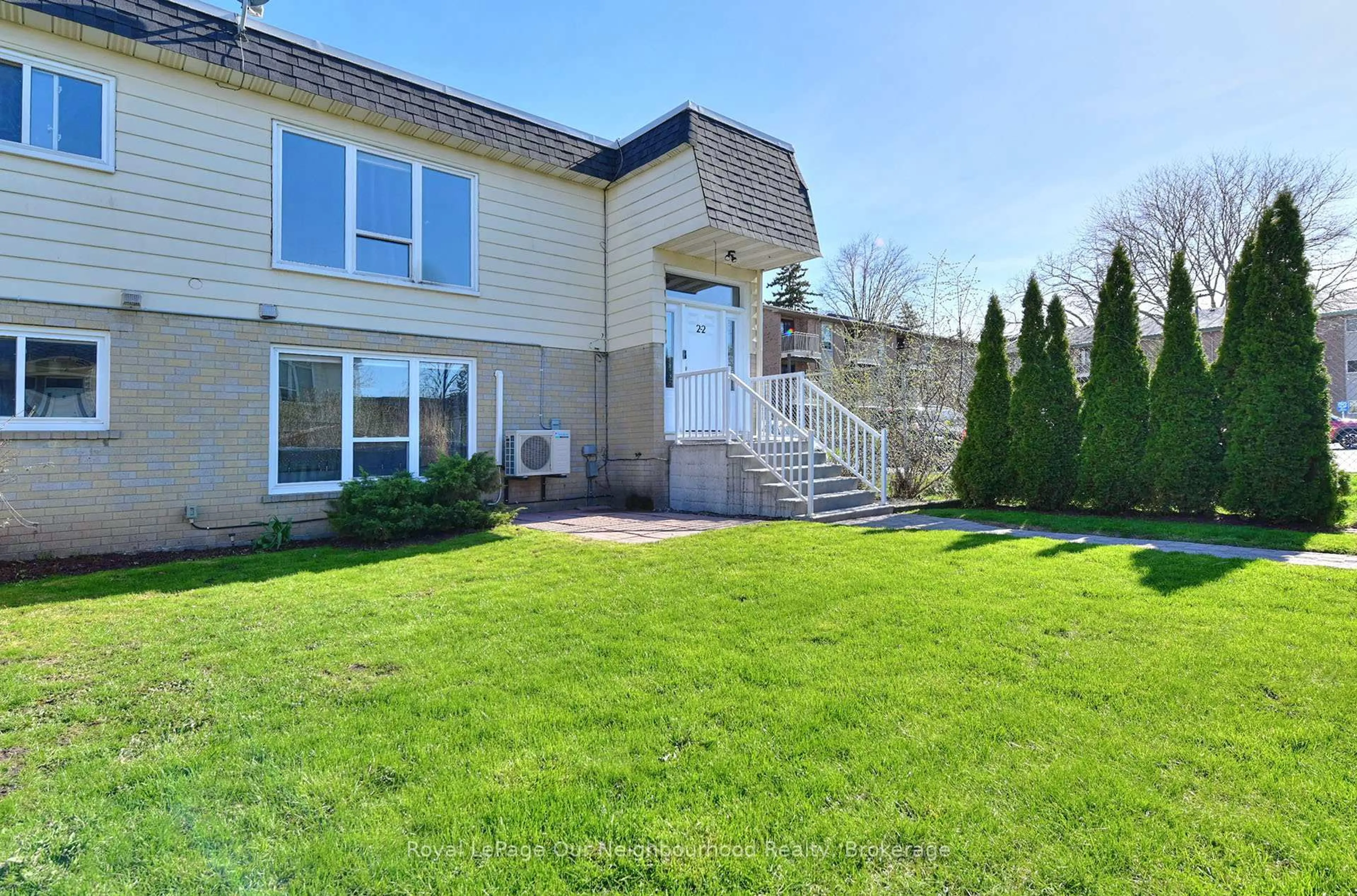 Unknown for 540 Mary St #2, Whitby Ontario L1N 2R1