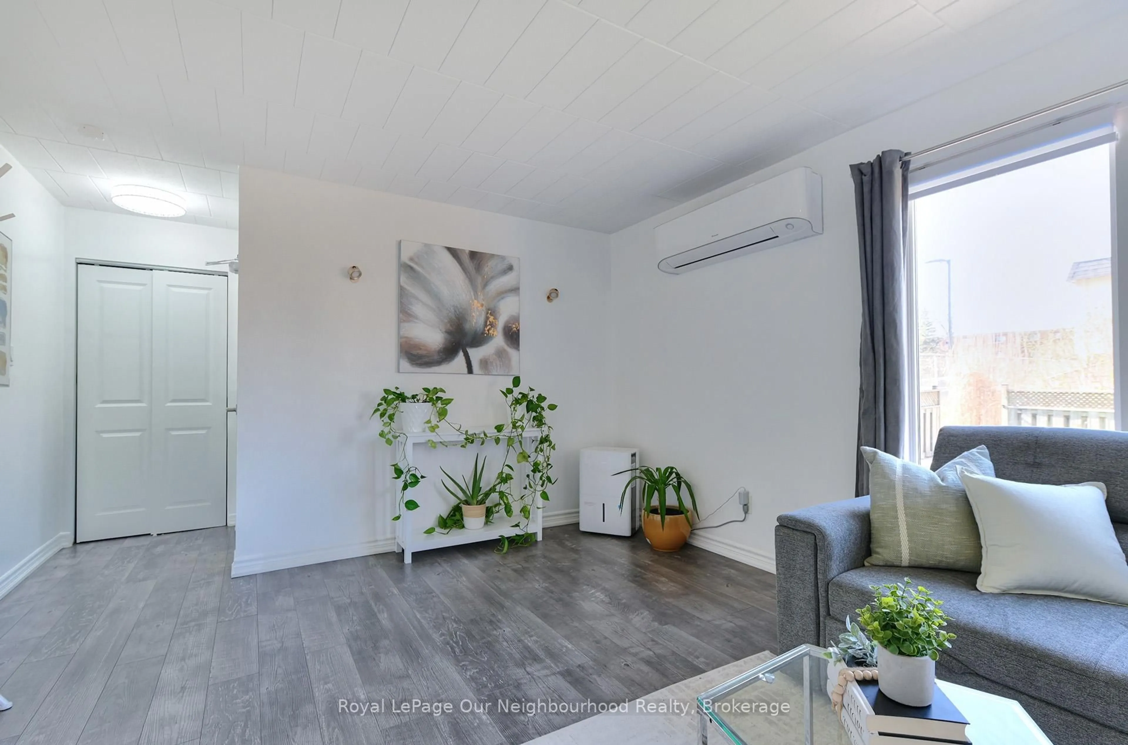 Unknown for 540 Mary St #2, Whitby Ontario L1N 2R1