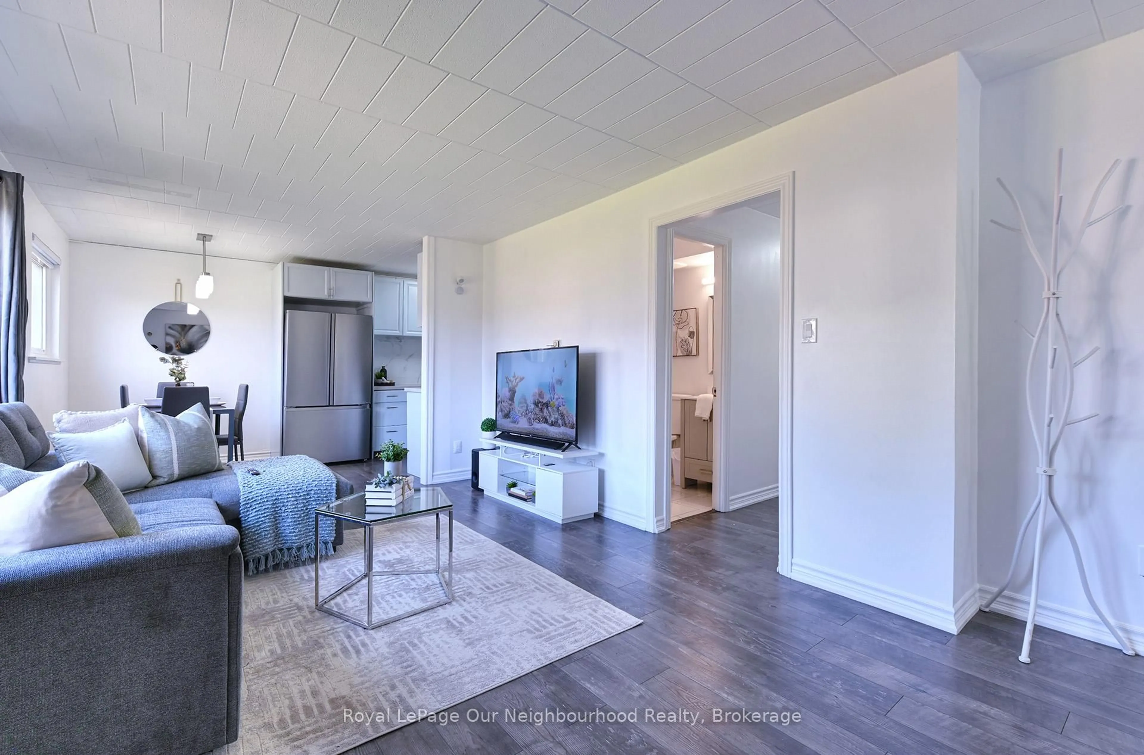 Living room with furniture, unknown for 540 Mary St #2, Whitby Ontario L1N 2R1