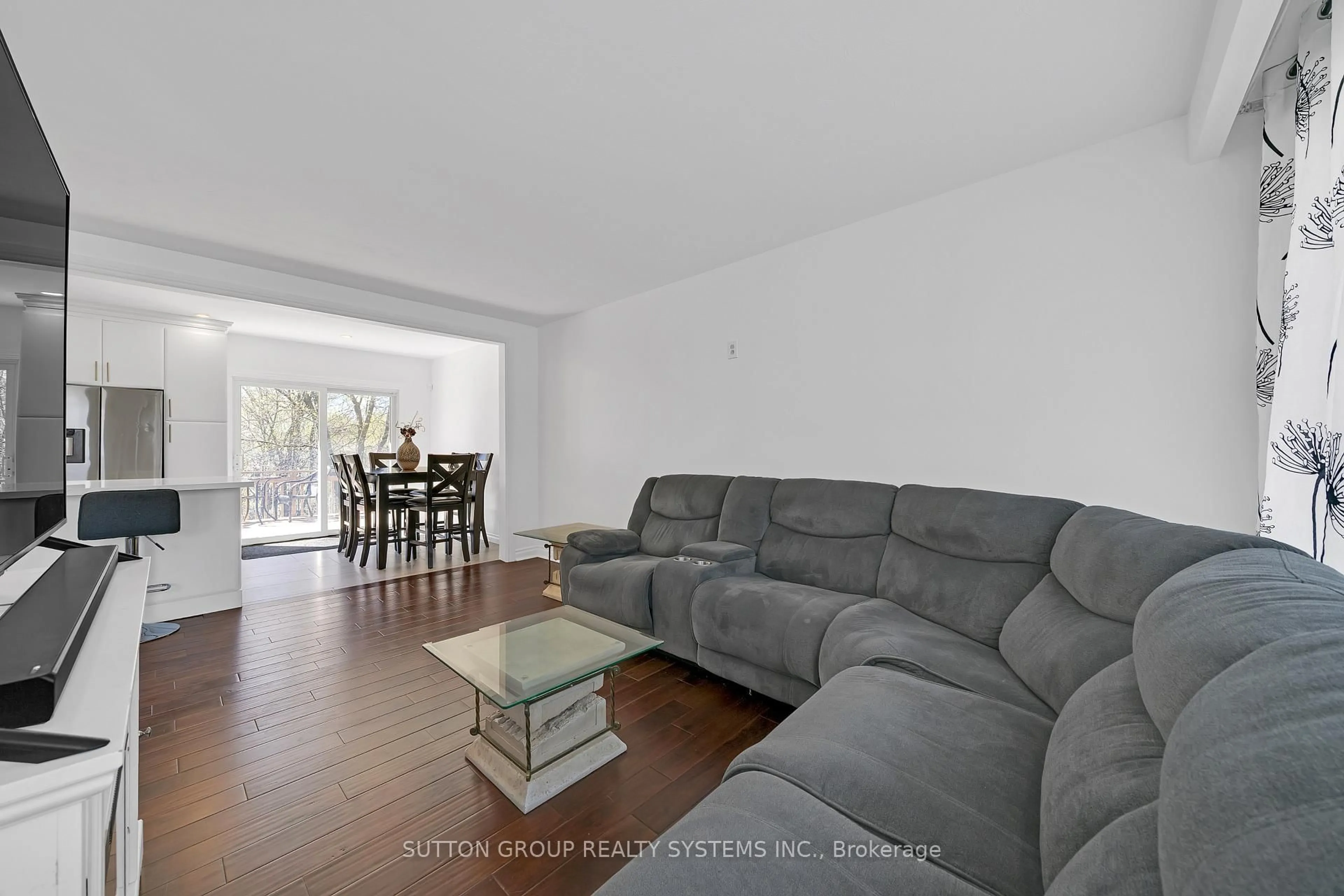 Living room with furniture, unknown for 134 Sussex St, Oshawa Ontario L1G 1V9