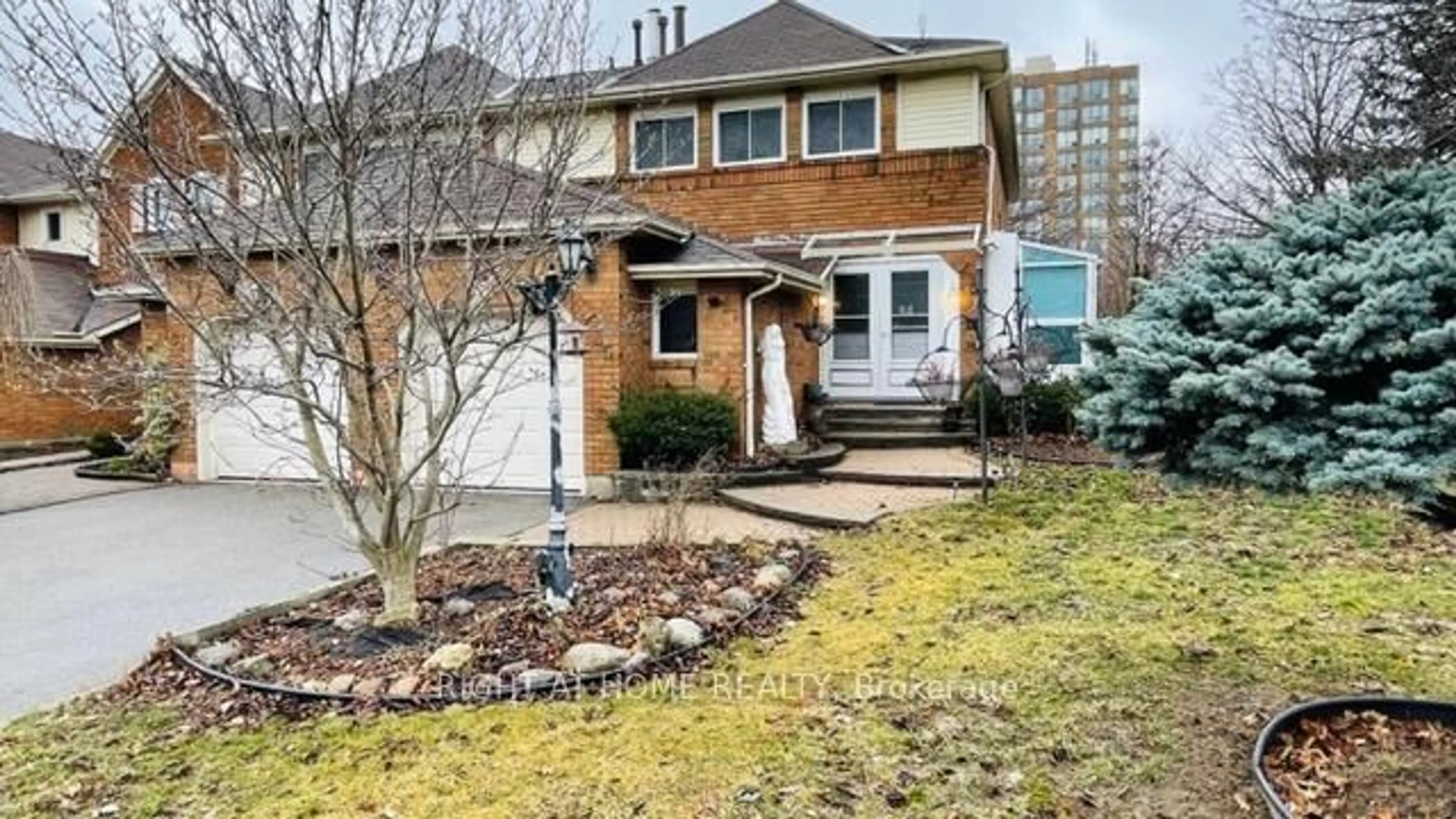 Home with brick exterior material, street for 35 Davies Cres, Whitby Ontario L1N 8X4