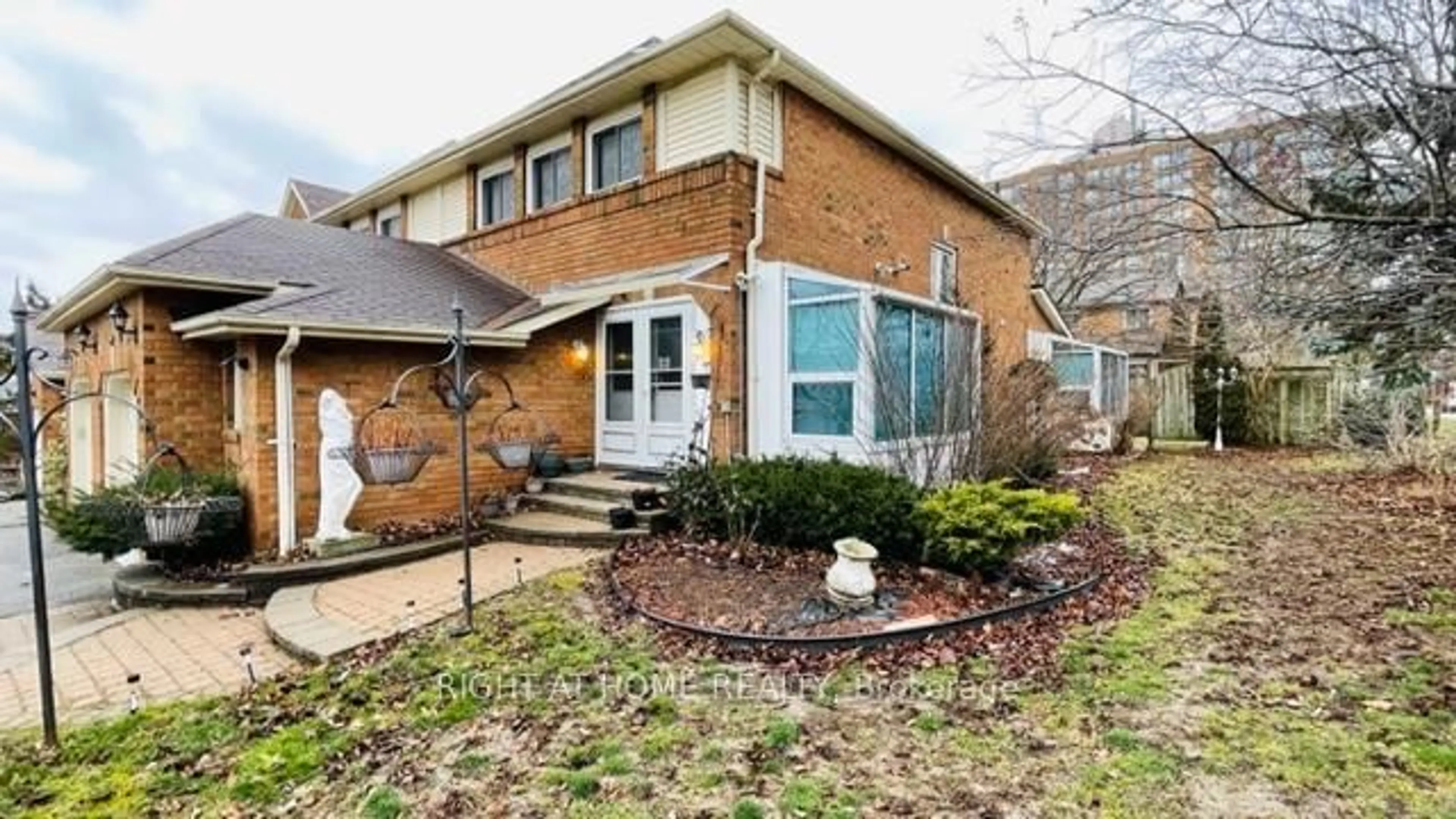 Home with brick exterior material, street for 35 Davies Cres, Whitby Ontario L1N 8X4