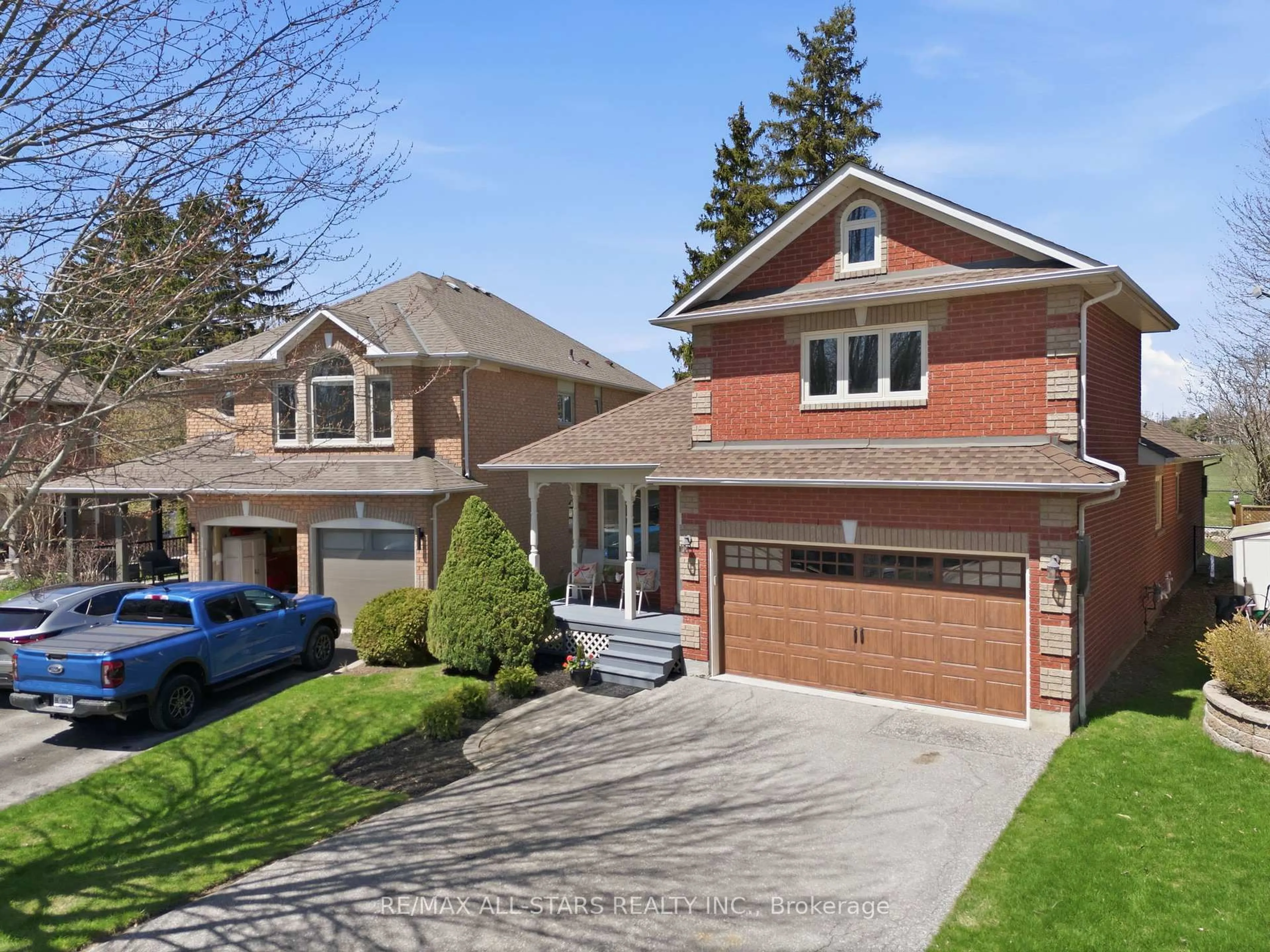 Home with brick exterior material, street for 14 Napier Crt, Whitby Ontario L1M 1H1