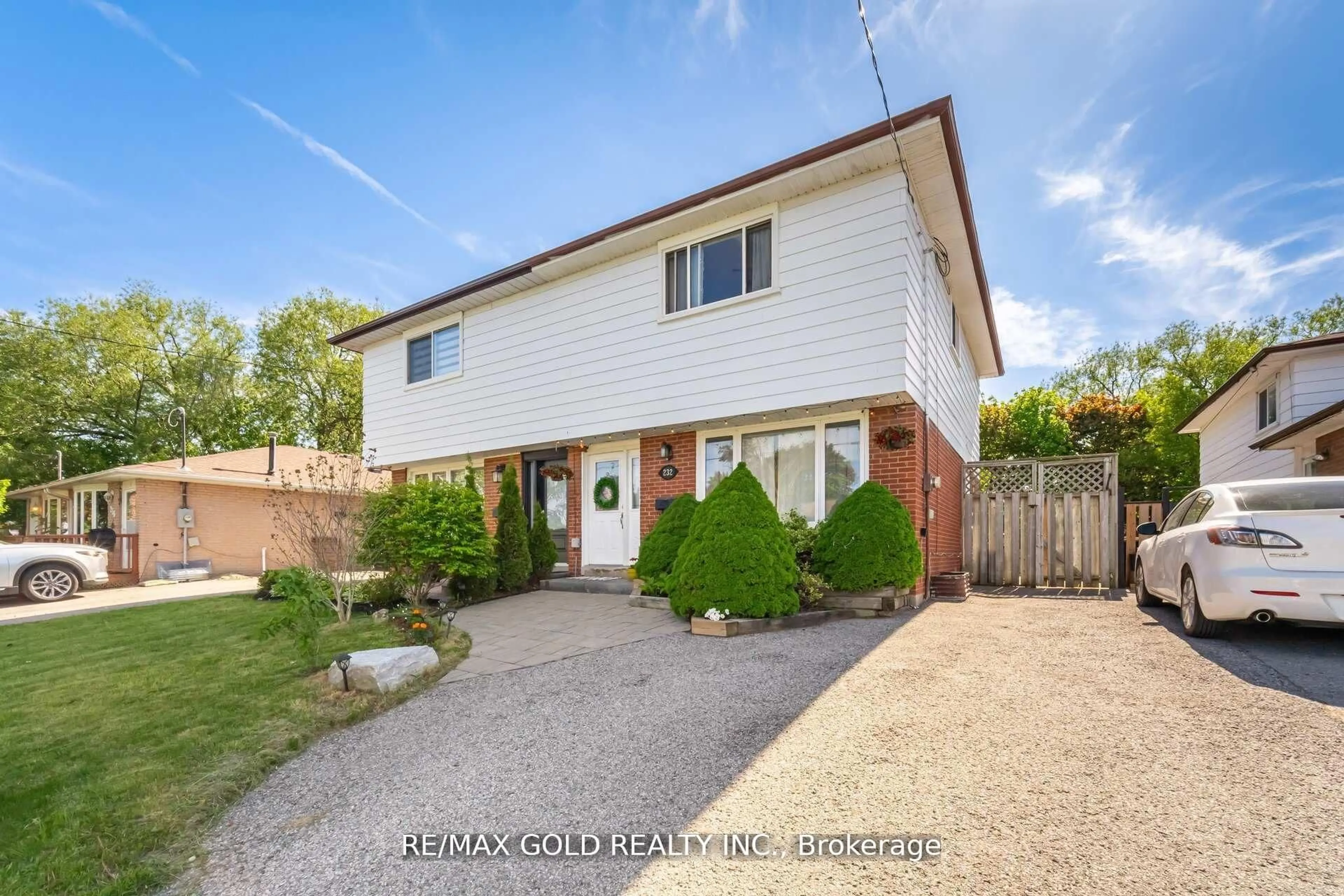 Unknown for 232 Durham St, Oshawa Ontario L1J 5R3