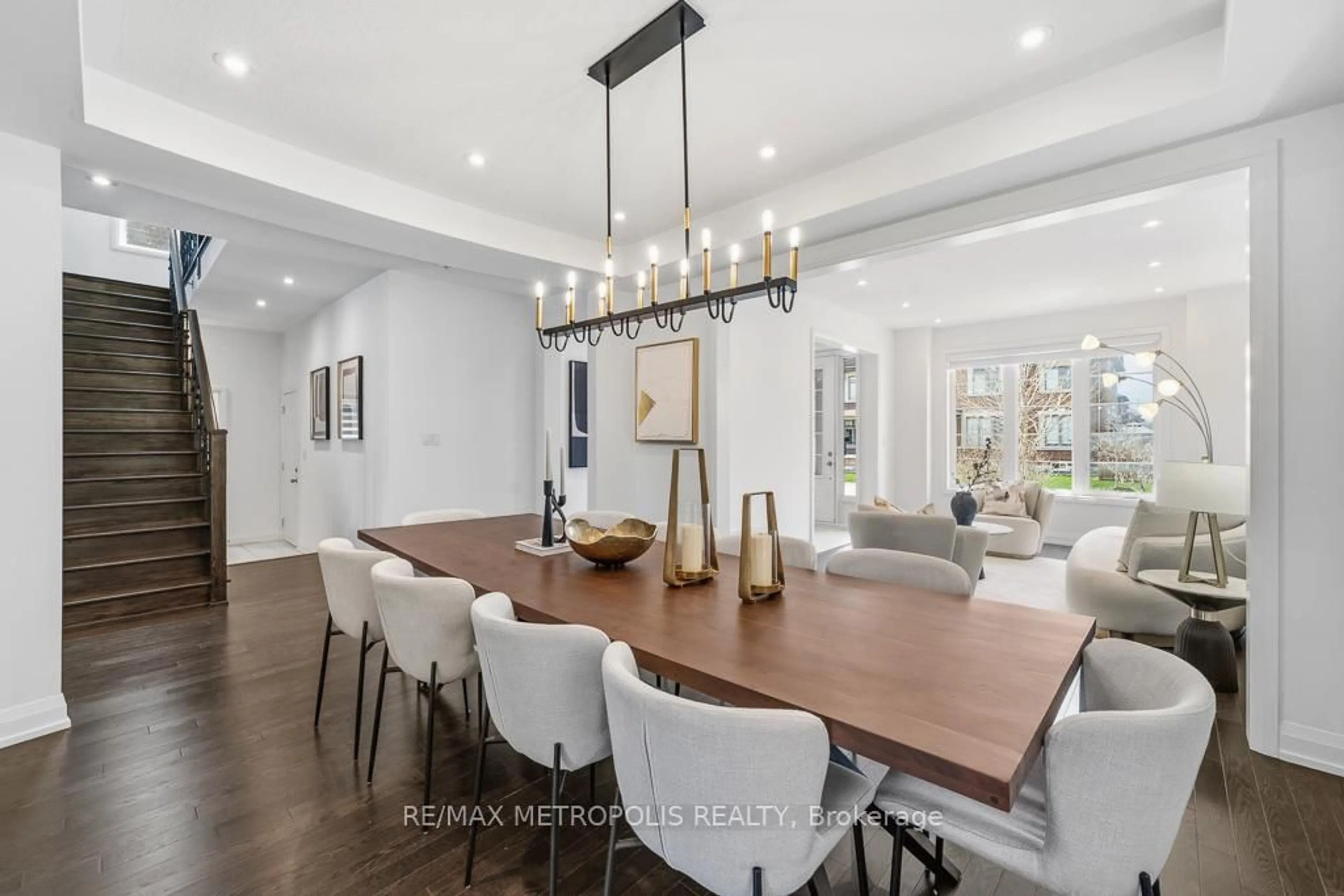 Dining room, unknown for 42 Blenheim Circ, Whitby Ontario L1P 0E2