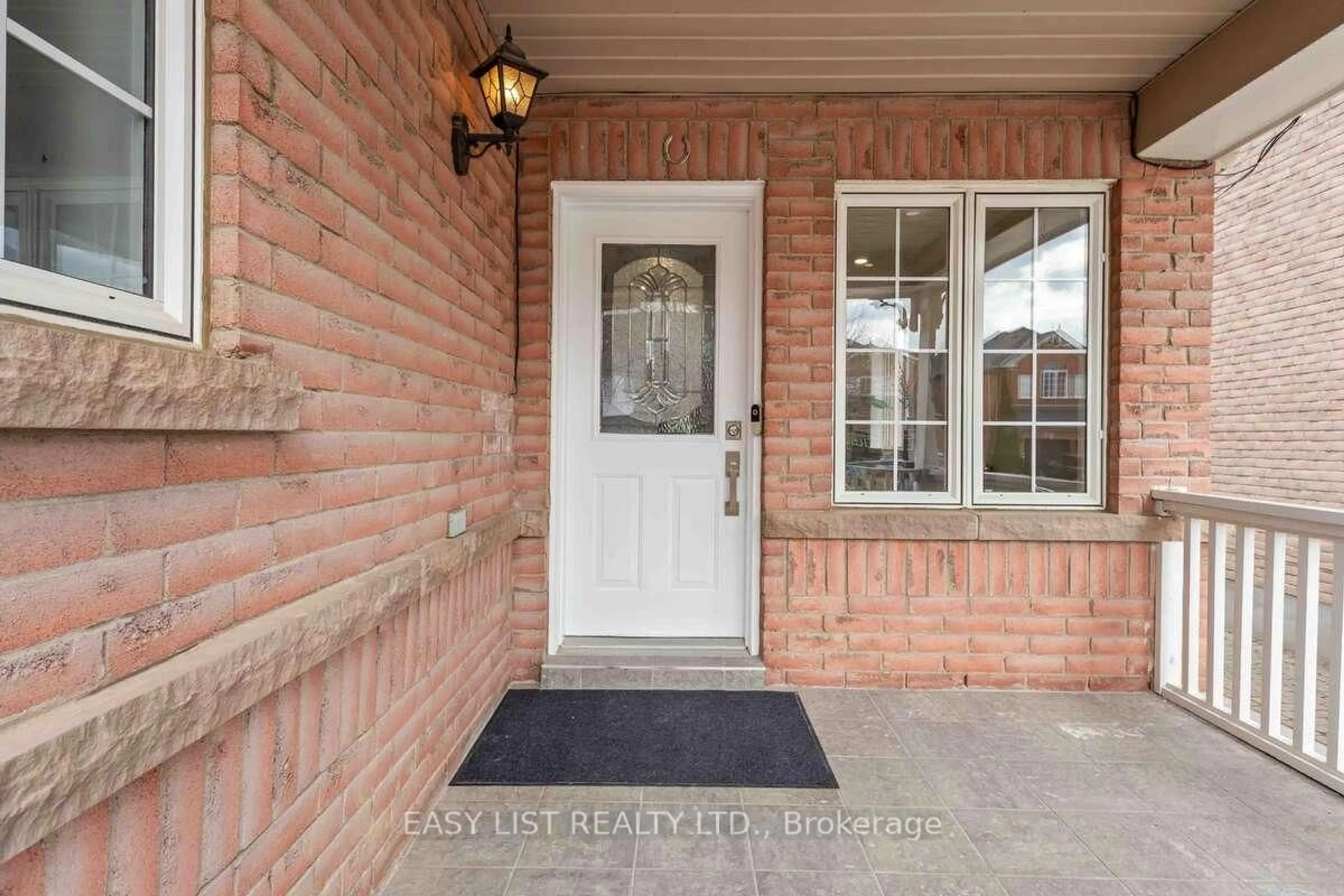 Indoor entryway for 23 Gloria Cres, Whitby Ontario L1P 1V4