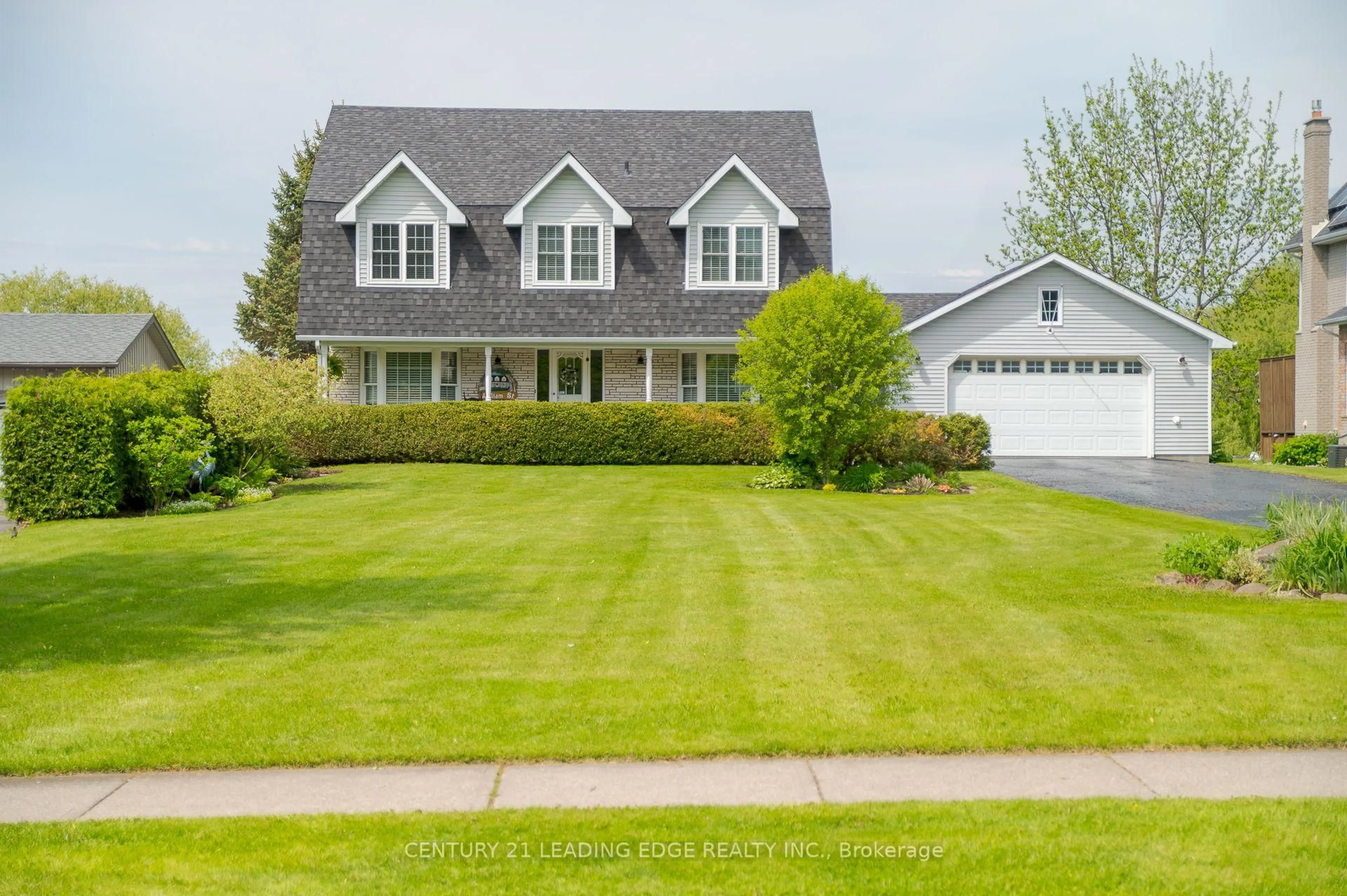 A pic from outside/outdoor area/front of a property/back of a property/a pic from drone, street for 5048 William St, Pickering Ontario L1Y 1B2