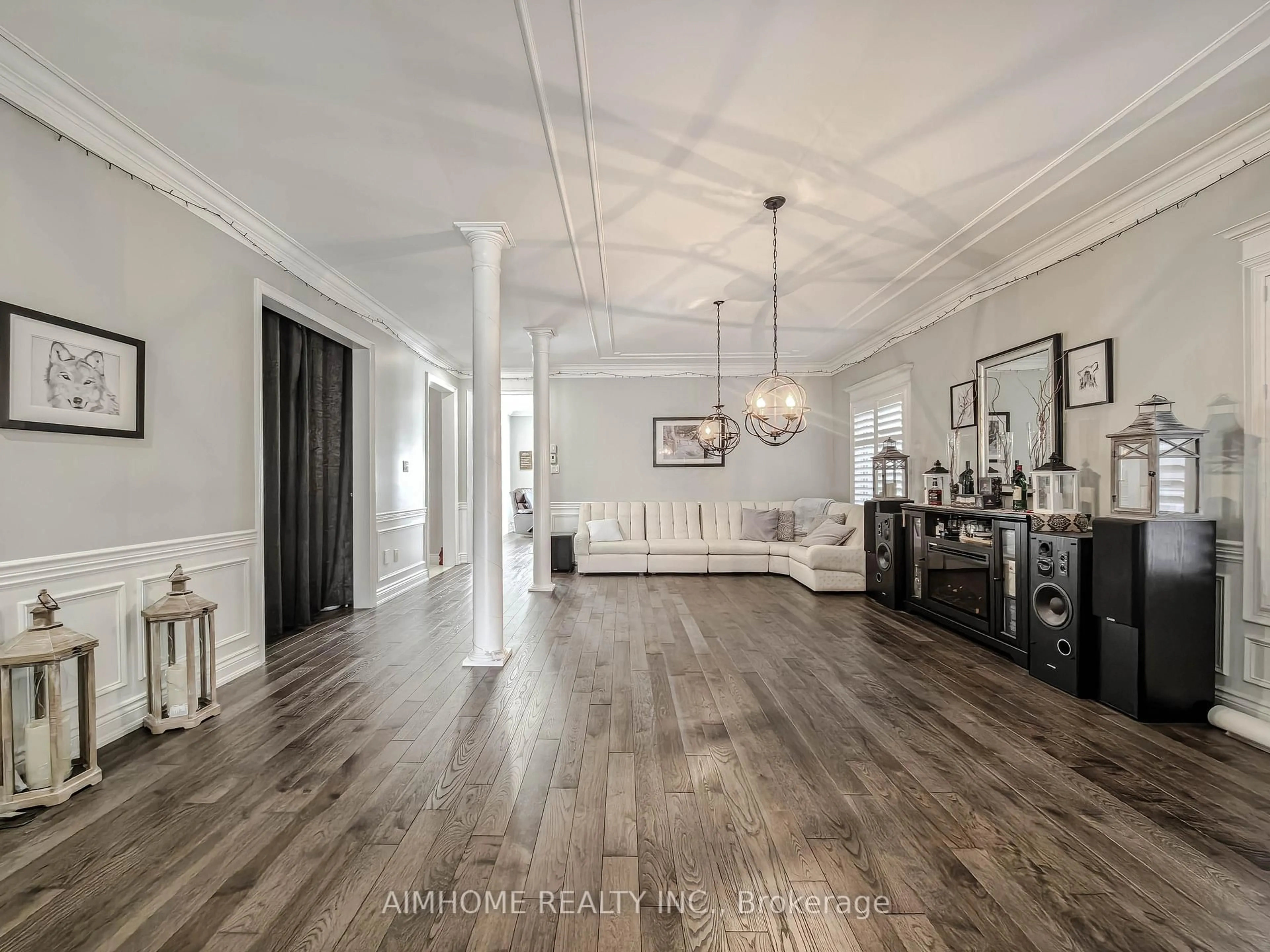 Indoor foyer for 2029 Kurelo Dr, Oshawa Ontario L1K 0W7