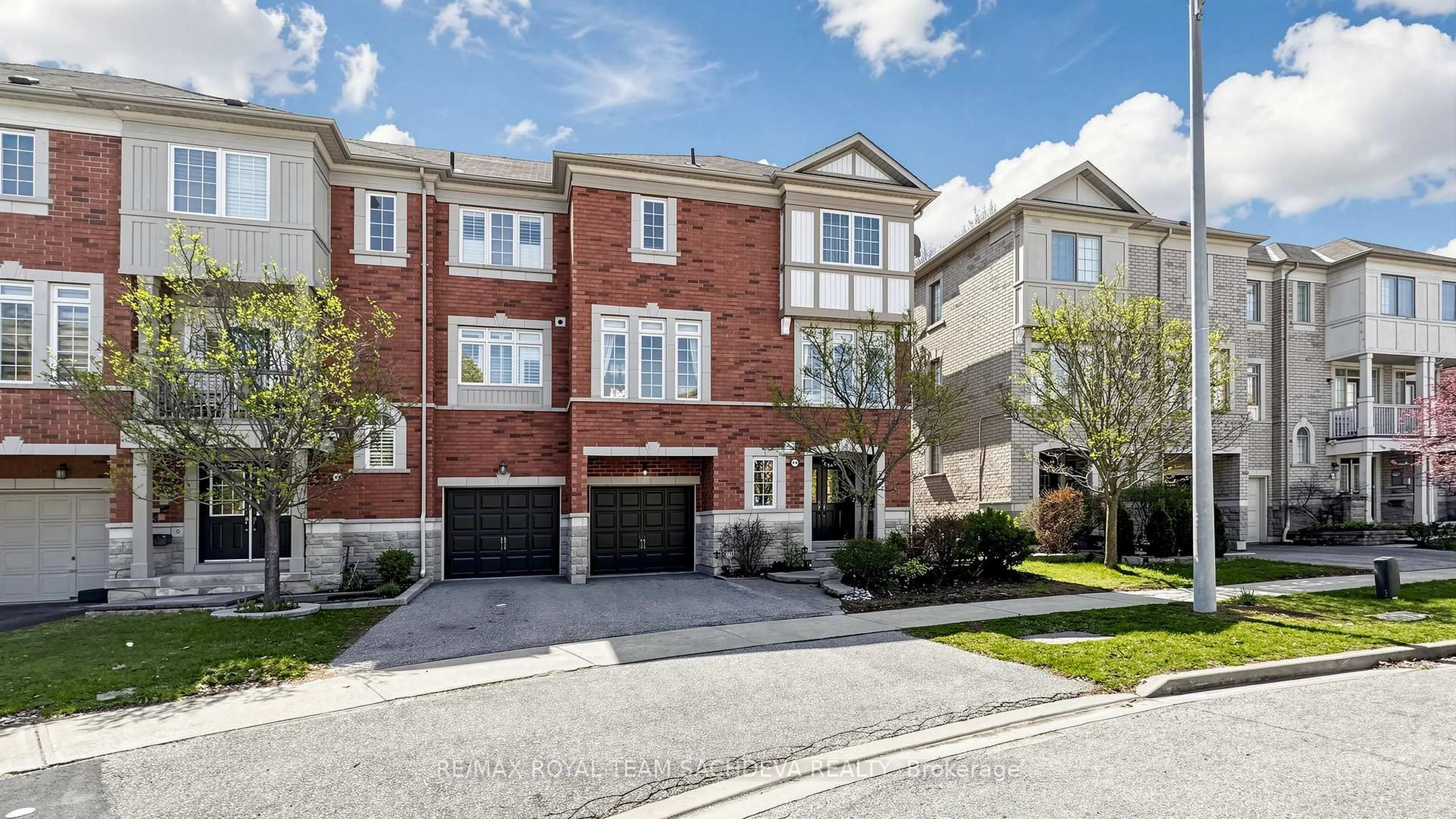 Home with brick exterior material, street for 86 Stagecoach Circ, Toronto Ontario M1C 0A1