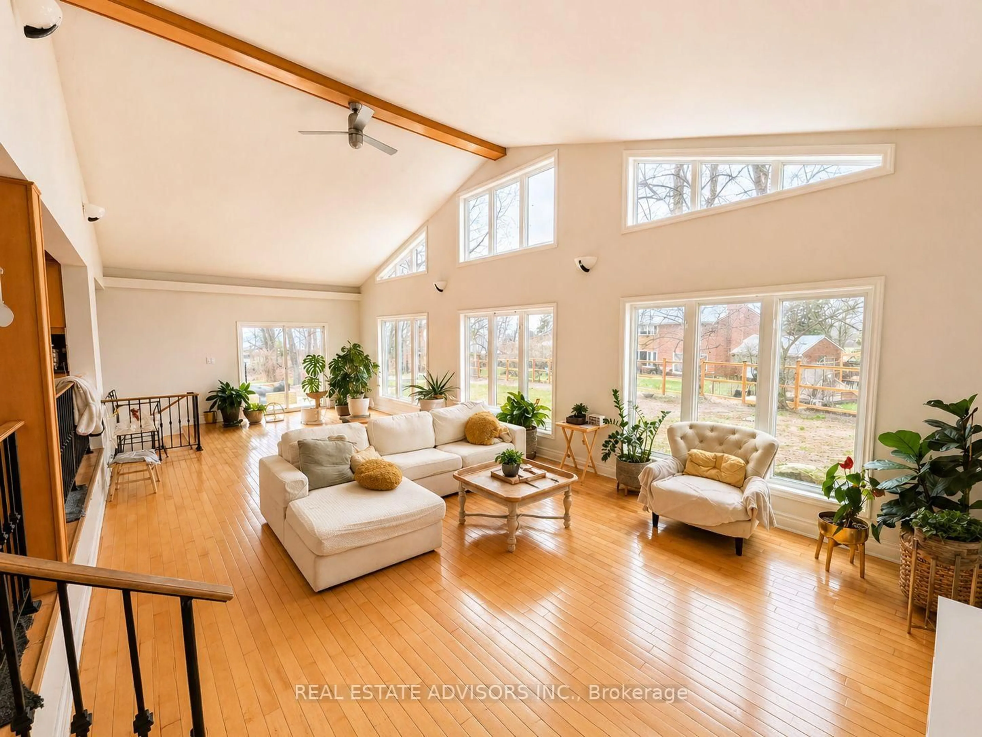Living room with furniture, wood/laminate floor for 1 Lakehill Cres, Toronto Ontario M1M 1E5