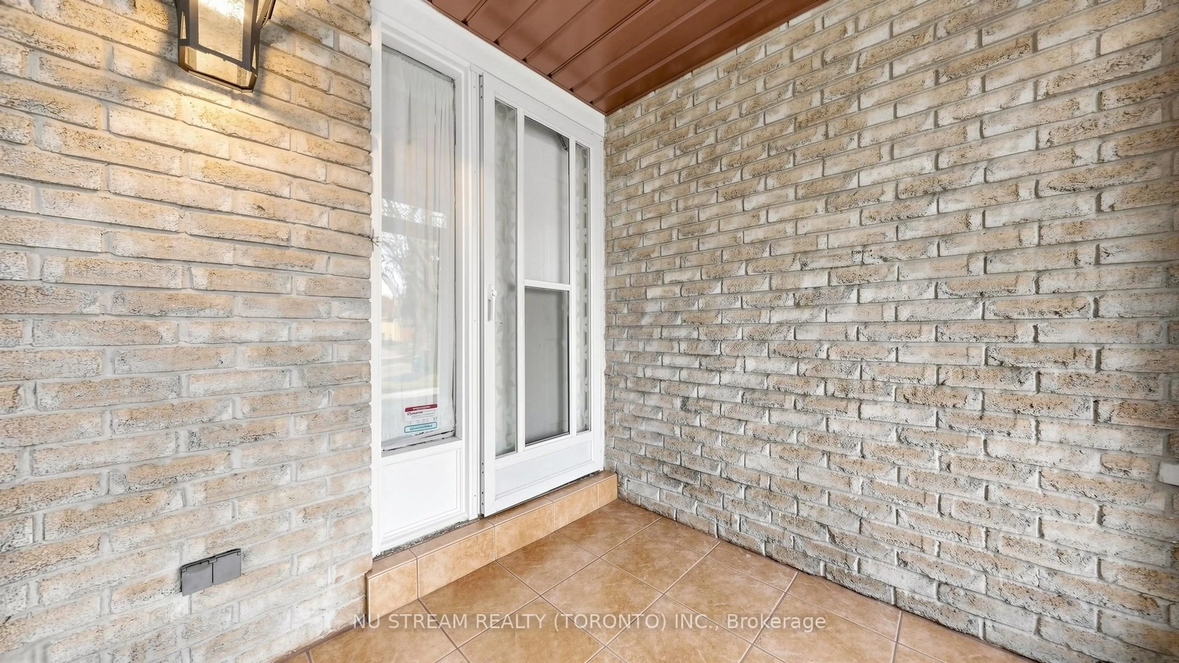 Indoor entryway for 26 Alexmuir Blvd, Toronto Ontario M1V 1H1