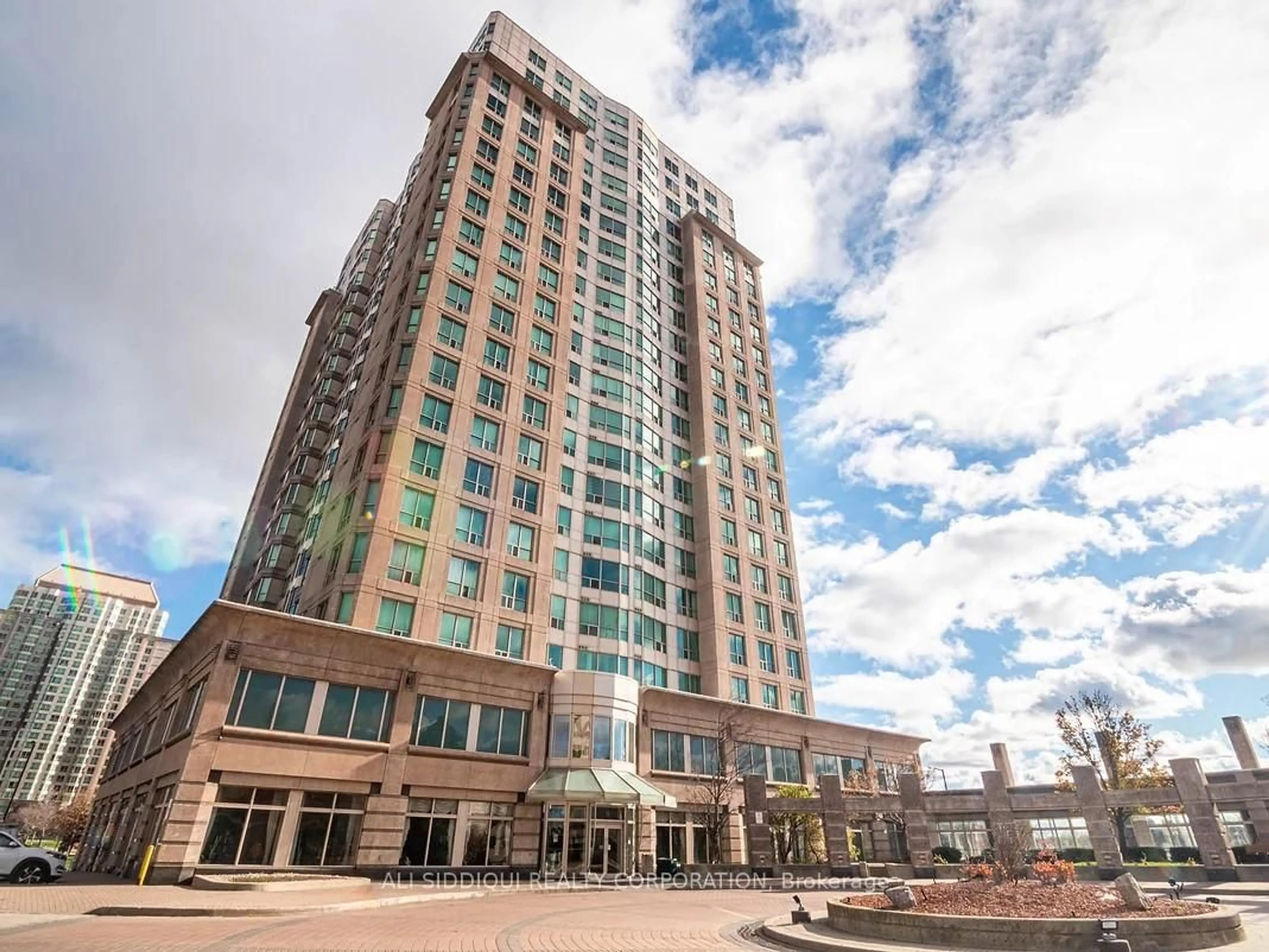 Indoor foyer for 8 Lee Centre Dr #1513, Toronto Ontario M1H 3H8