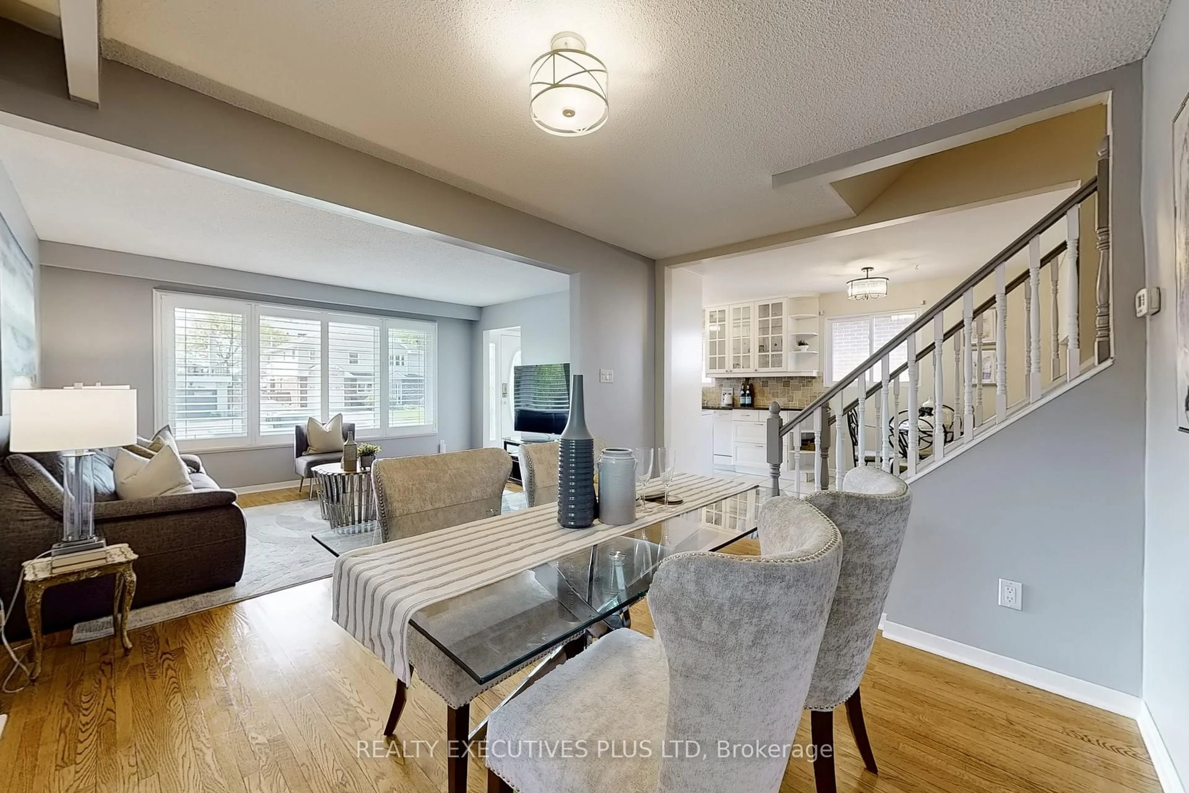 Unknown for 1304 Wharf St, Pickering Ontario L1W 1A4