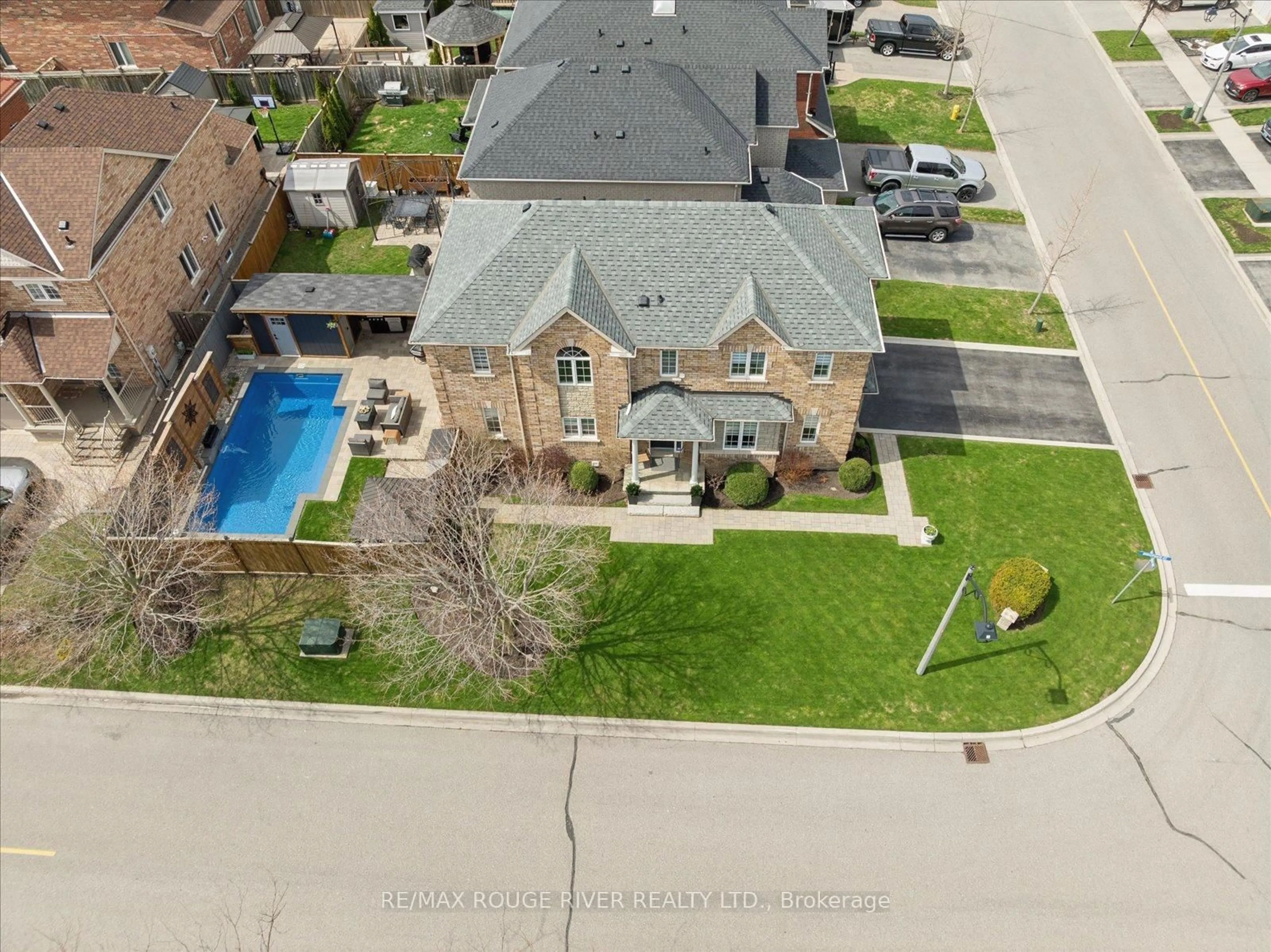 A pic from outside/outdoor area/front of a property/back of a property/a pic from drone, street for 1 Swansea St, Whitby Ontario L1P 0A6