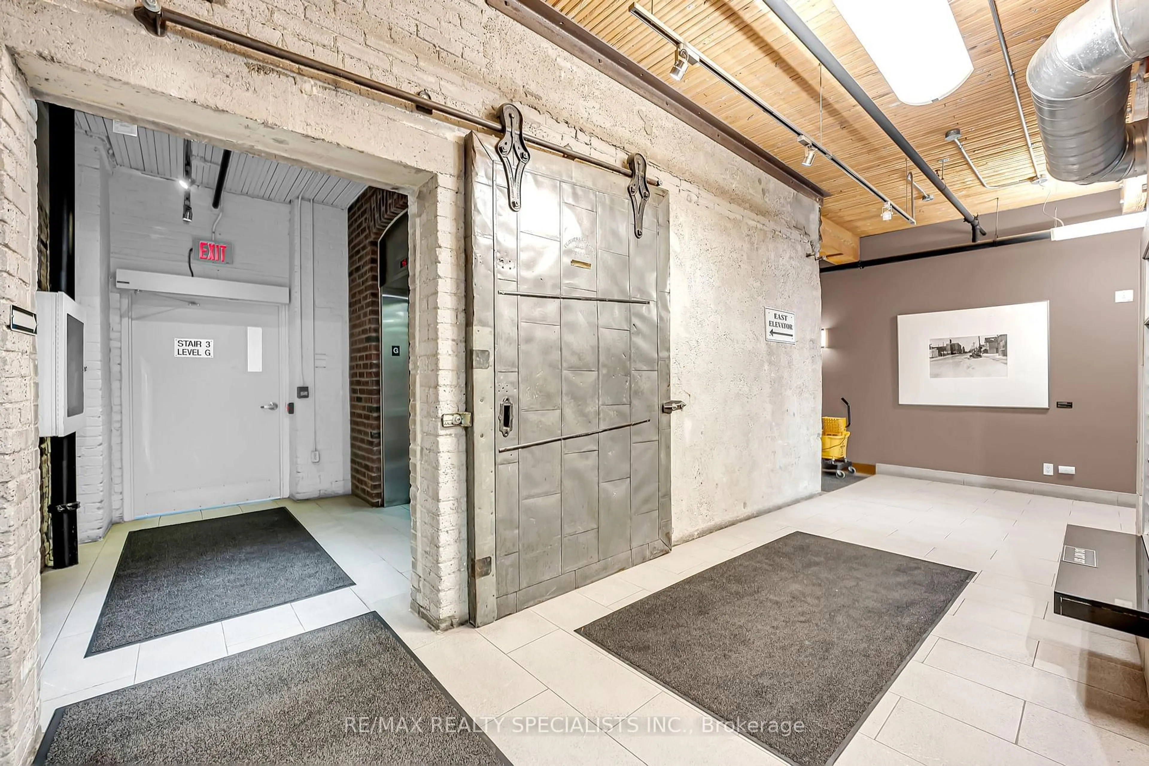 Indoor foyer for 68 Broadview Ave #520, Toronto Ontario M4M 2E8