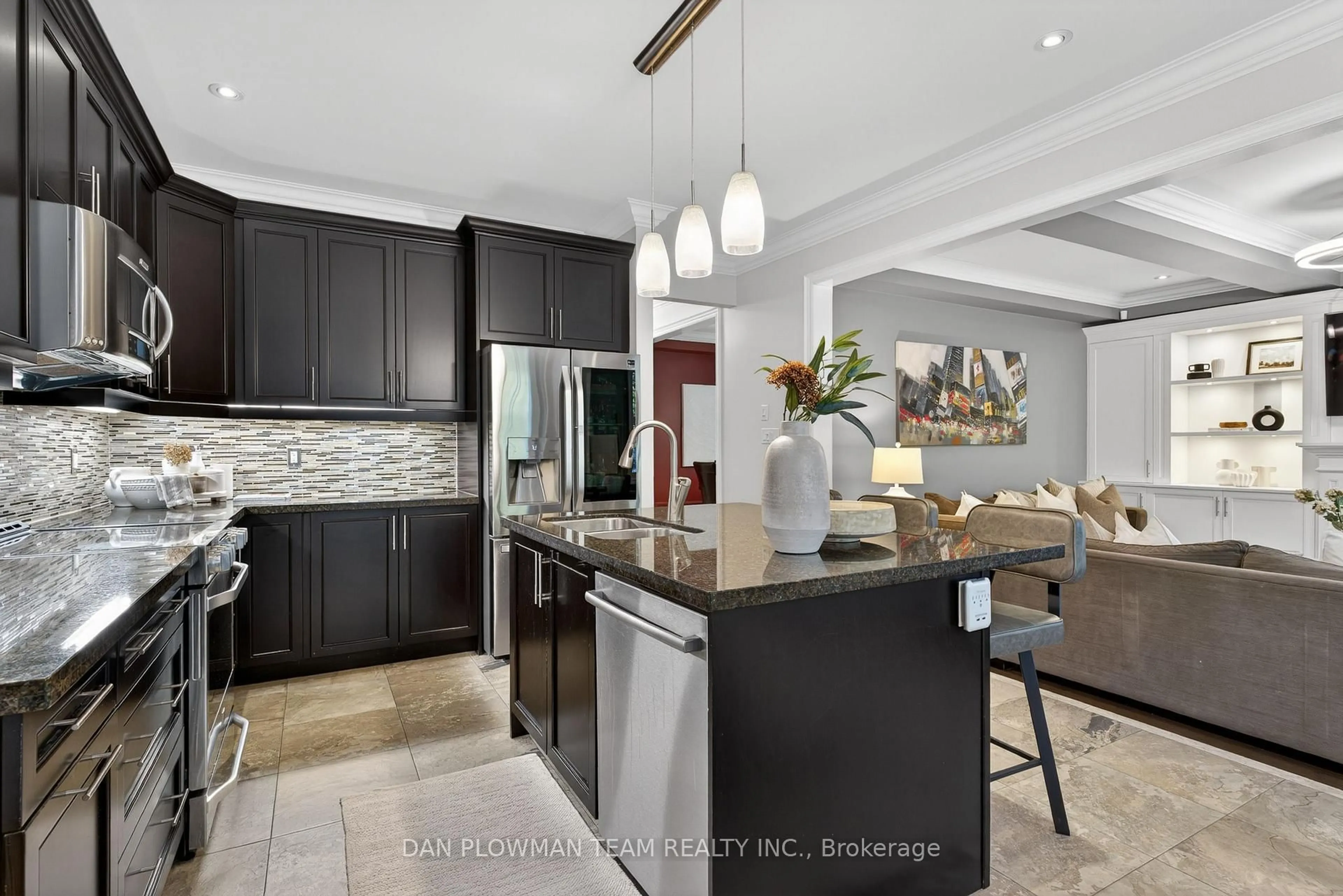 Open concept kitchen, ceramic/tile floor for 4 Benington Crt, Whitby Ontario L1M 0H3