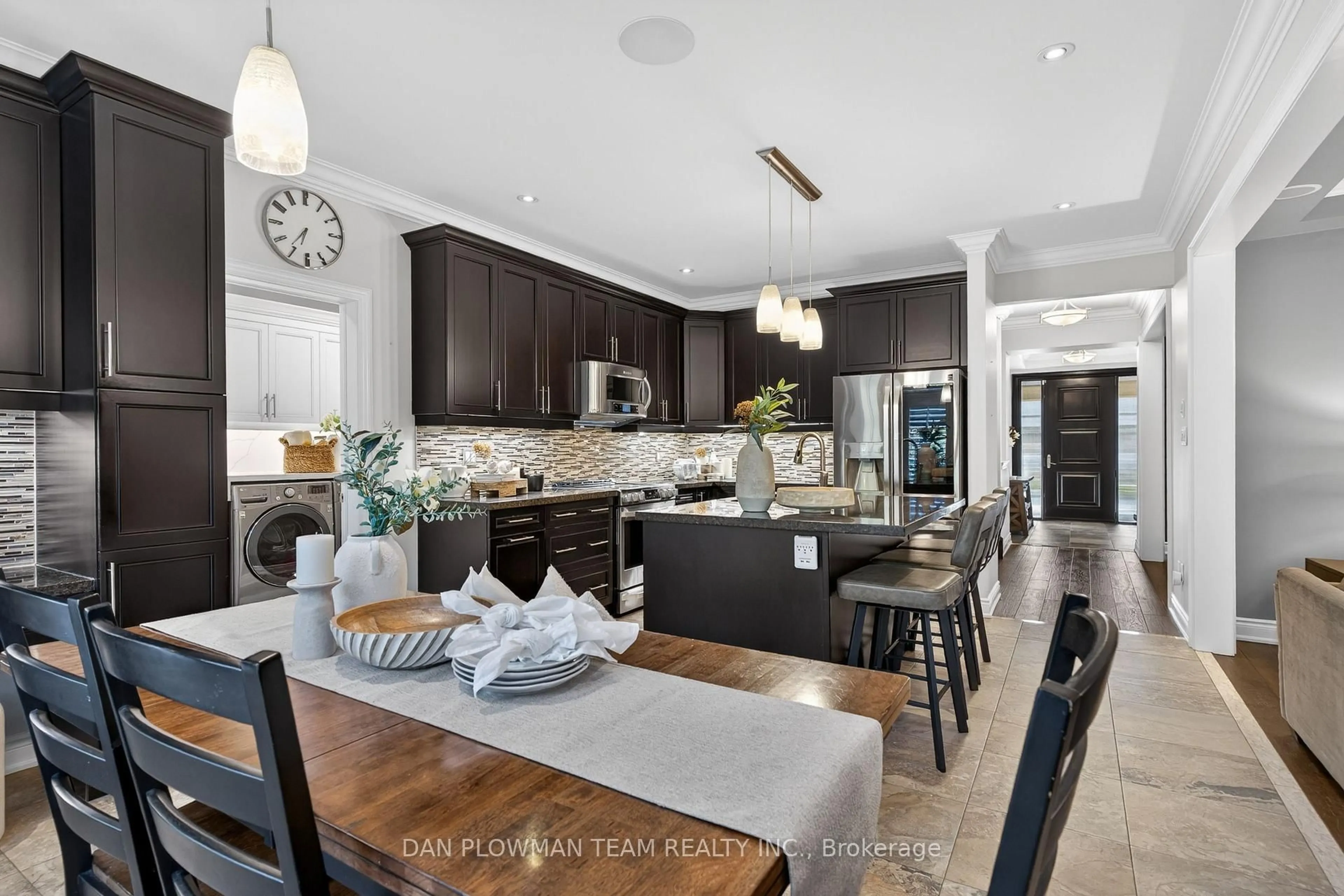 Open concept kitchen, ceramic/tile floor for 4 Benington Crt, Whitby Ontario L1M 0H3