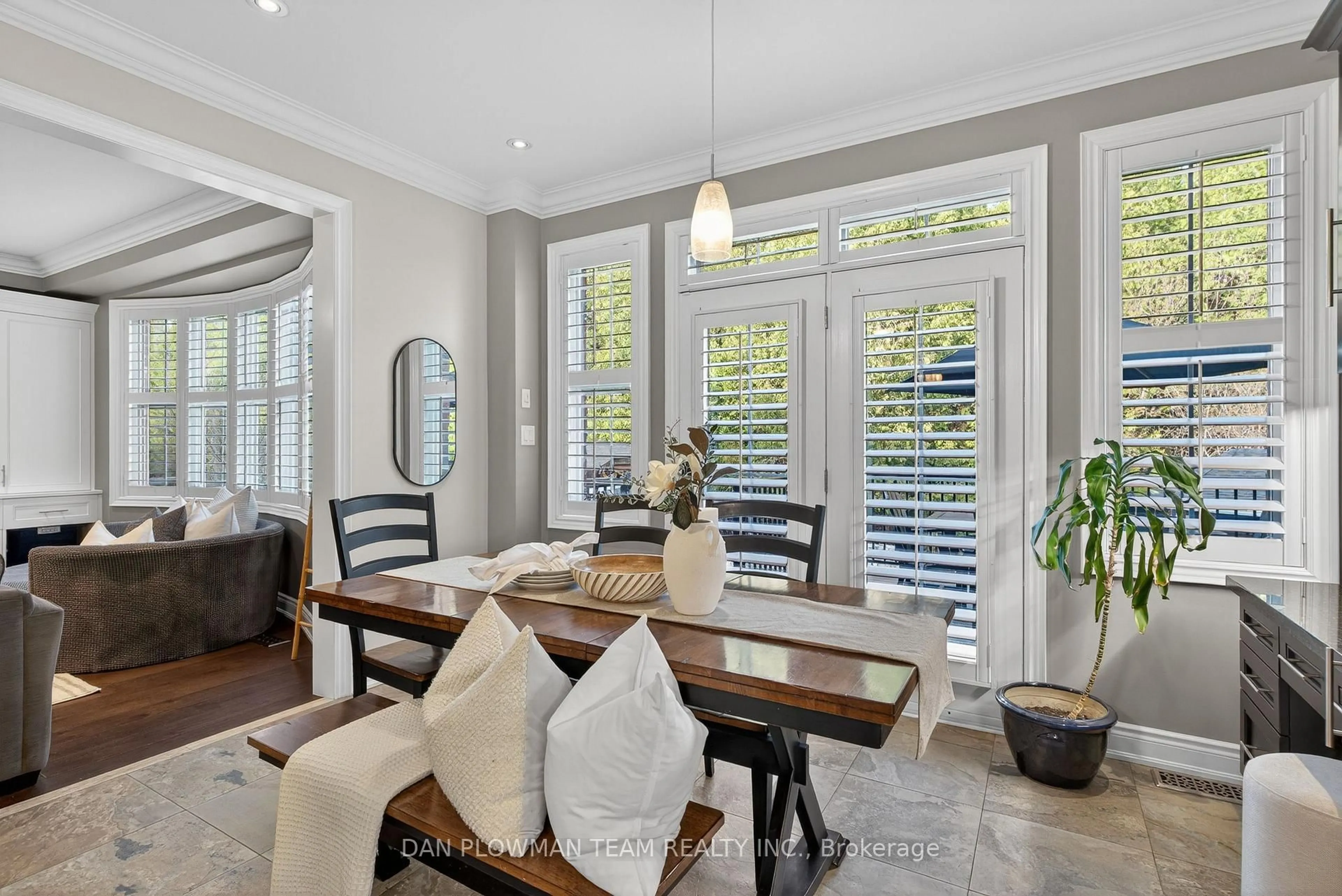 Dining room, unknown for 4 Benington Crt, Whitby Ontario L1M 0H3
