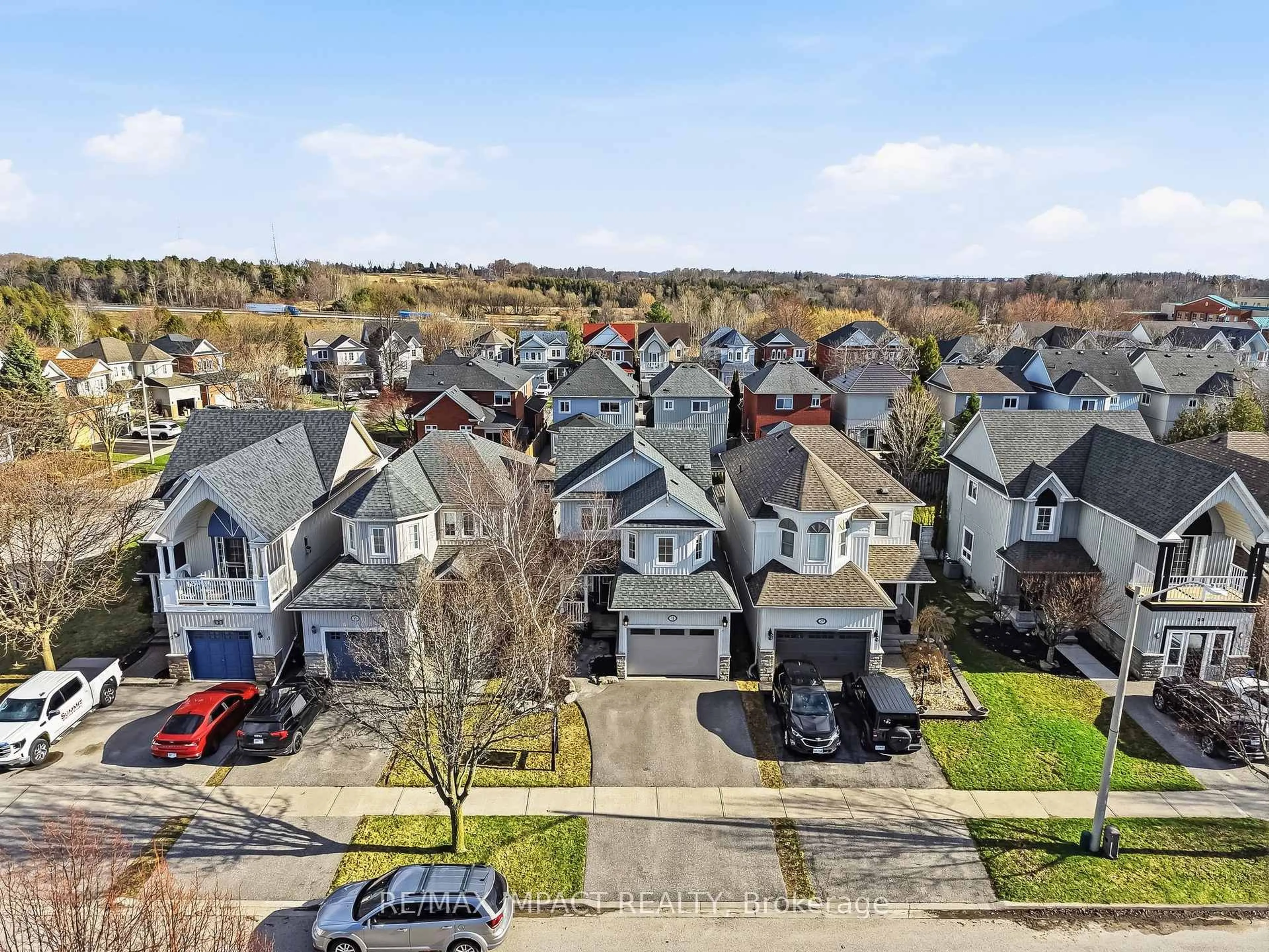A pic from outside/outdoor area/front of a property/back of a property/a pic from drone, street for 31 Shipley Ave, Clarington Ontario L1B 1M7