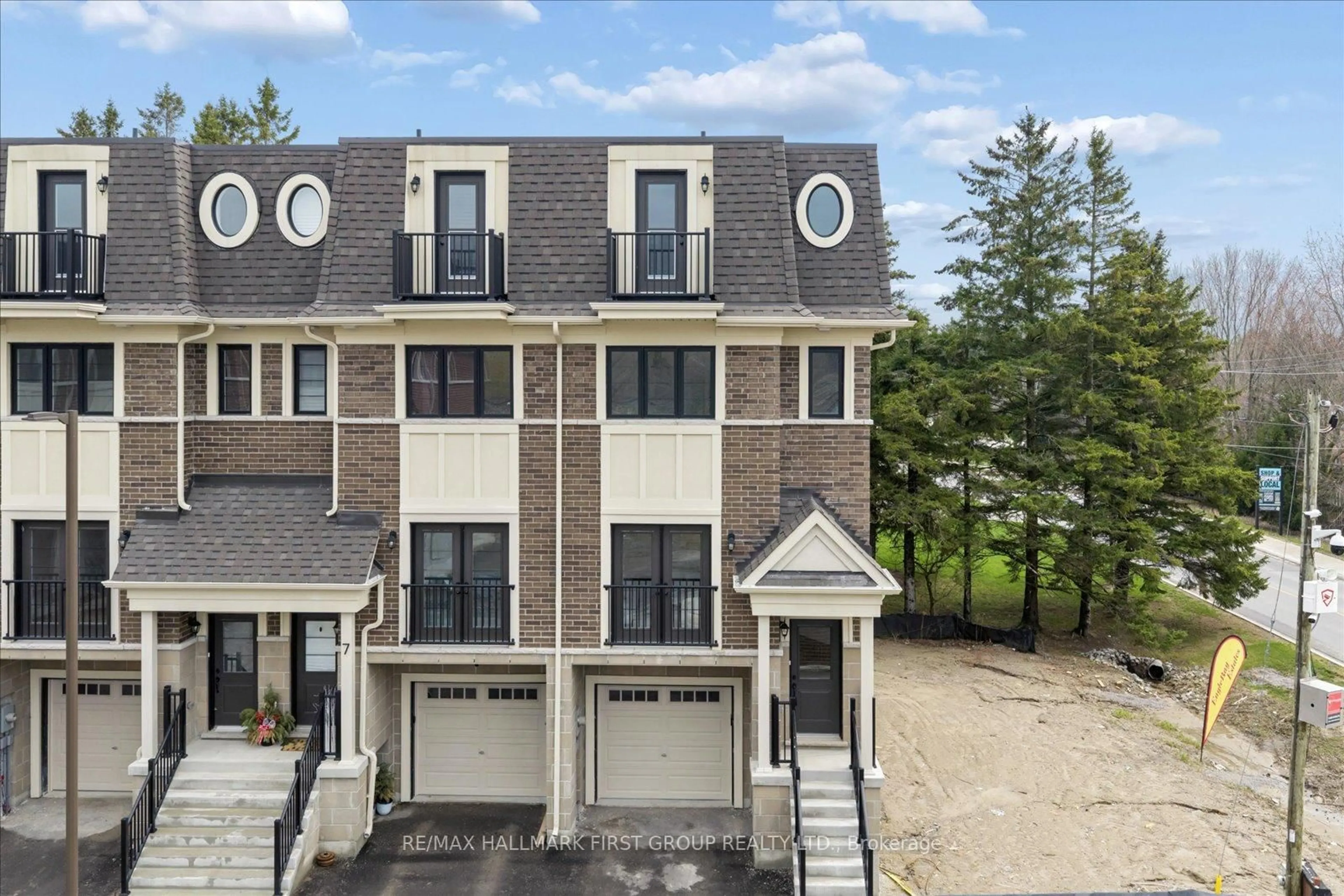 A pic from outside/outdoor area/front of a property/back of a property/a pic from drone, street for 1 Marret Lane, Clarington Ontario L1B 0X2
